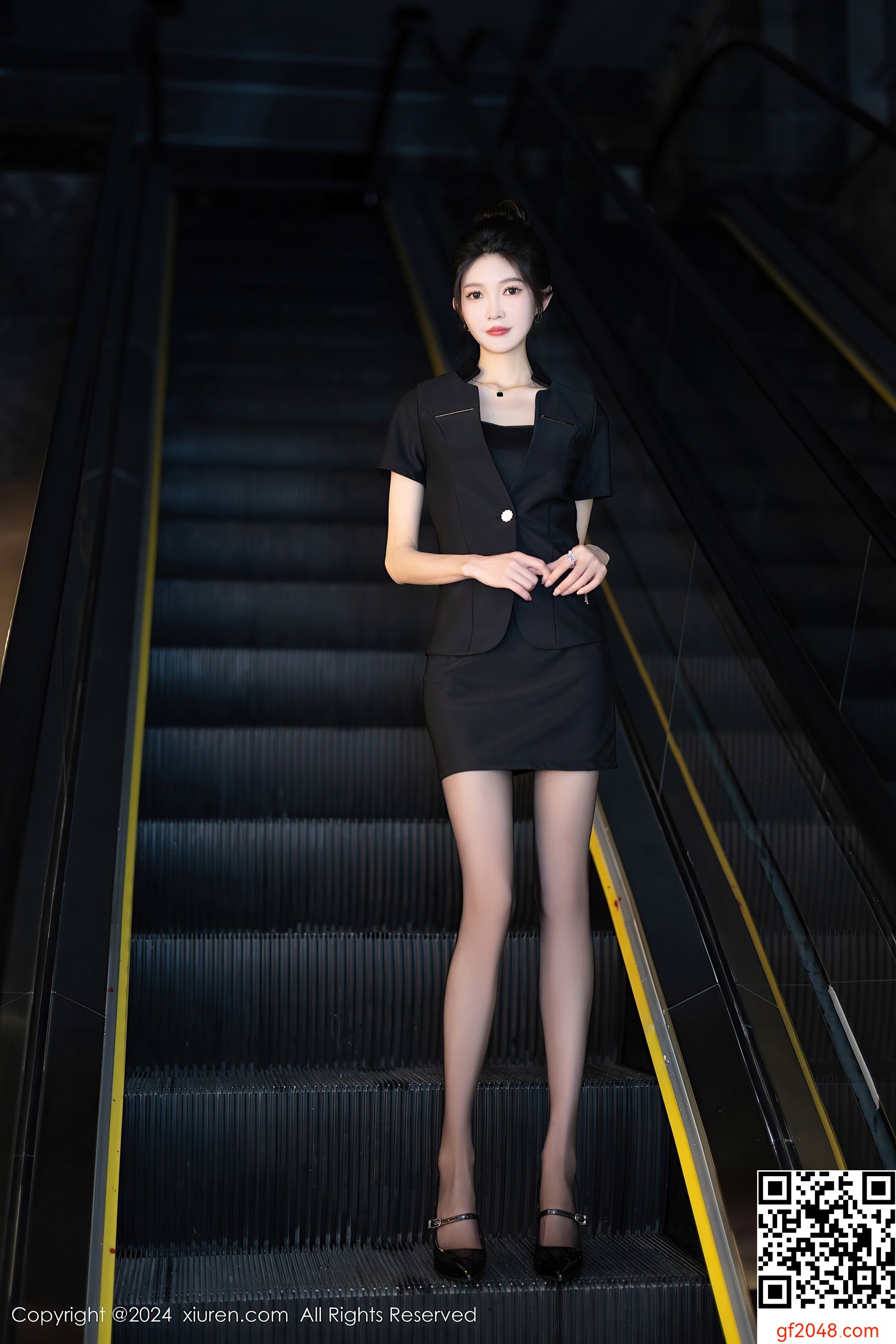 [XiuRen秀人网] No.8791 程程程- 黑丝美腿