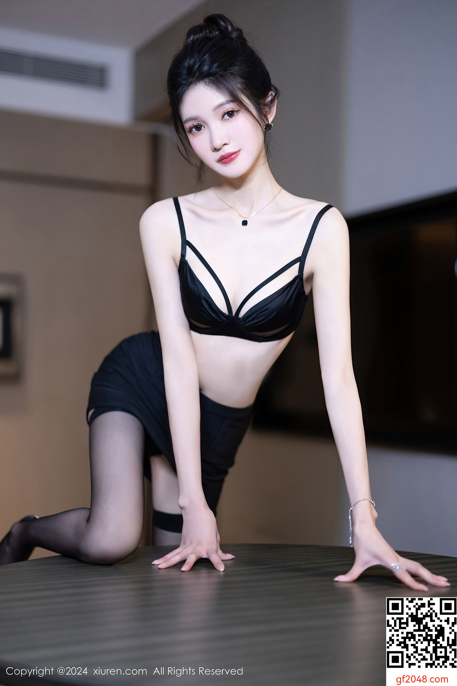 [XiuRen秀人网] No.8791 程程程- 黑丝美腿