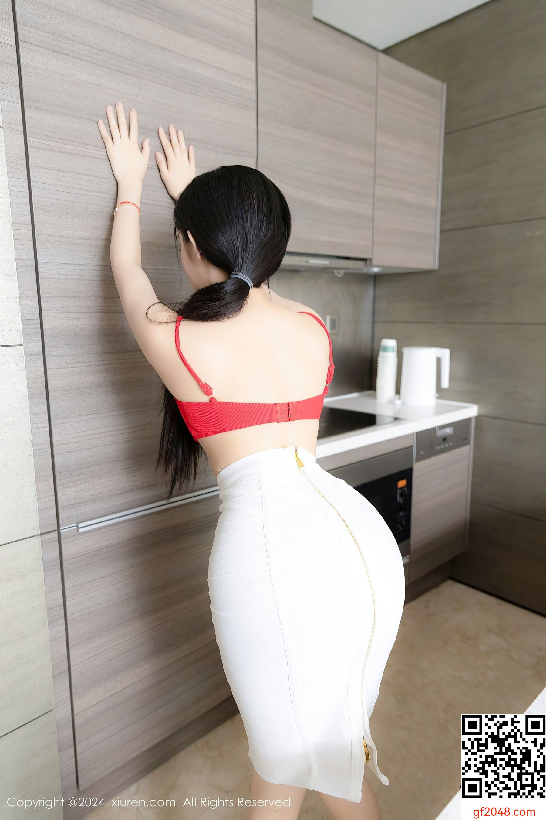 [XiuRen秀人网] No.8794 龙雪儿 丝袜美腿