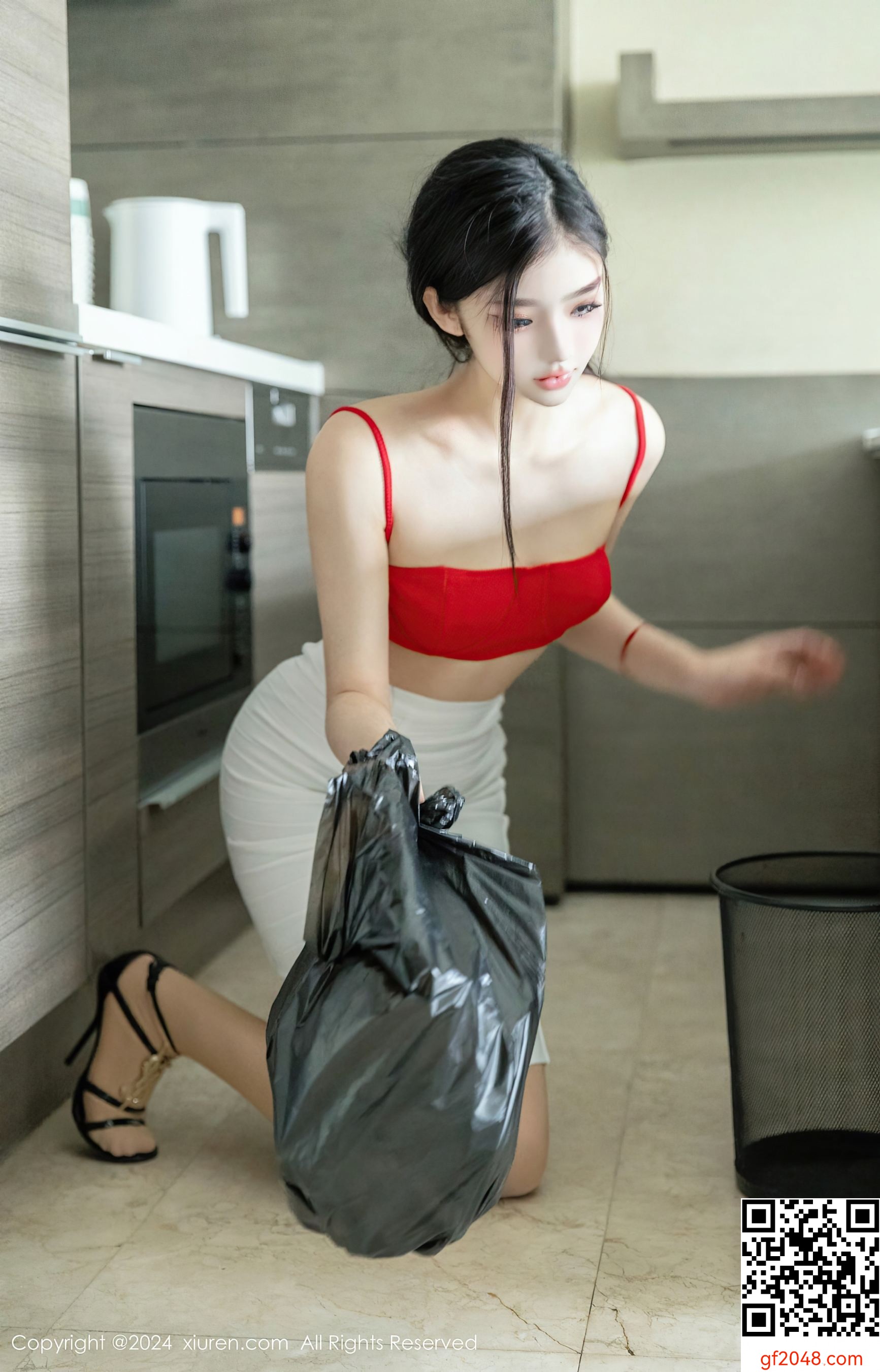 [XiuRen秀人网] No.8794 龙雪儿 丝袜美腿