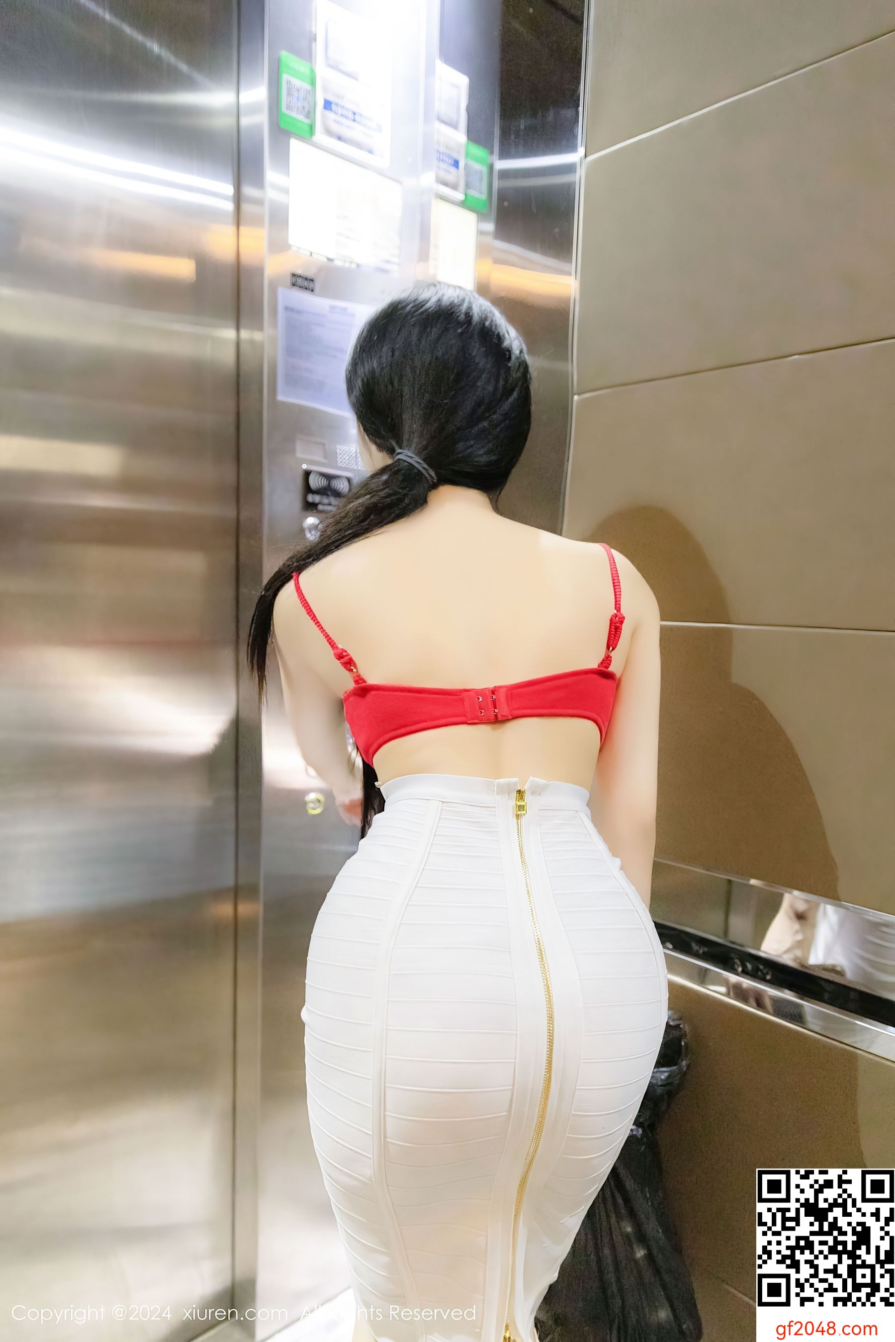[XiuRen秀人网] No.8794 龙雪儿 丝袜美腿