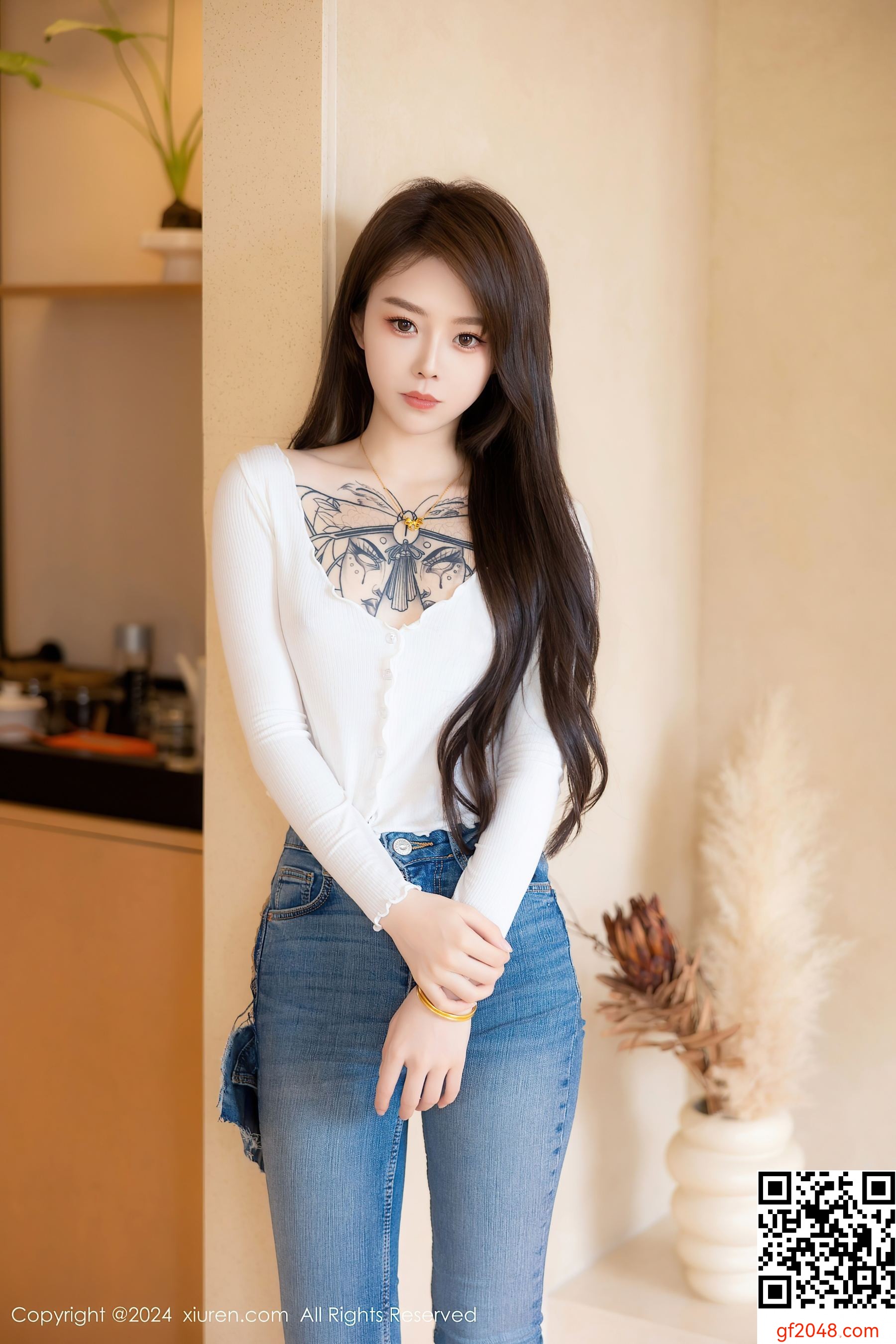 [XiuRen秀人网] No.8740 奶瓶. 美腿性感