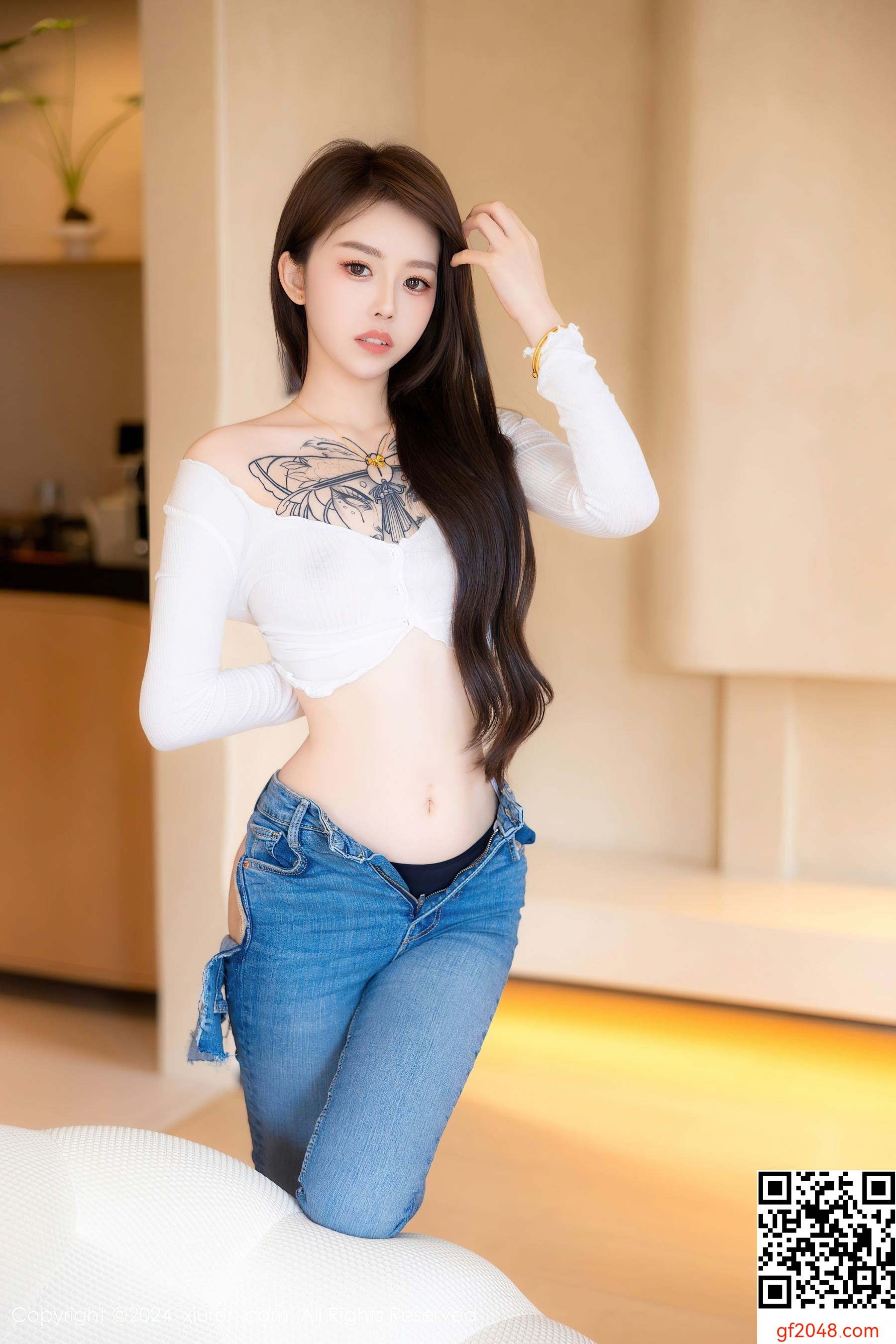 [XiuRen秀人网] No.8740 奶瓶. 美腿性感