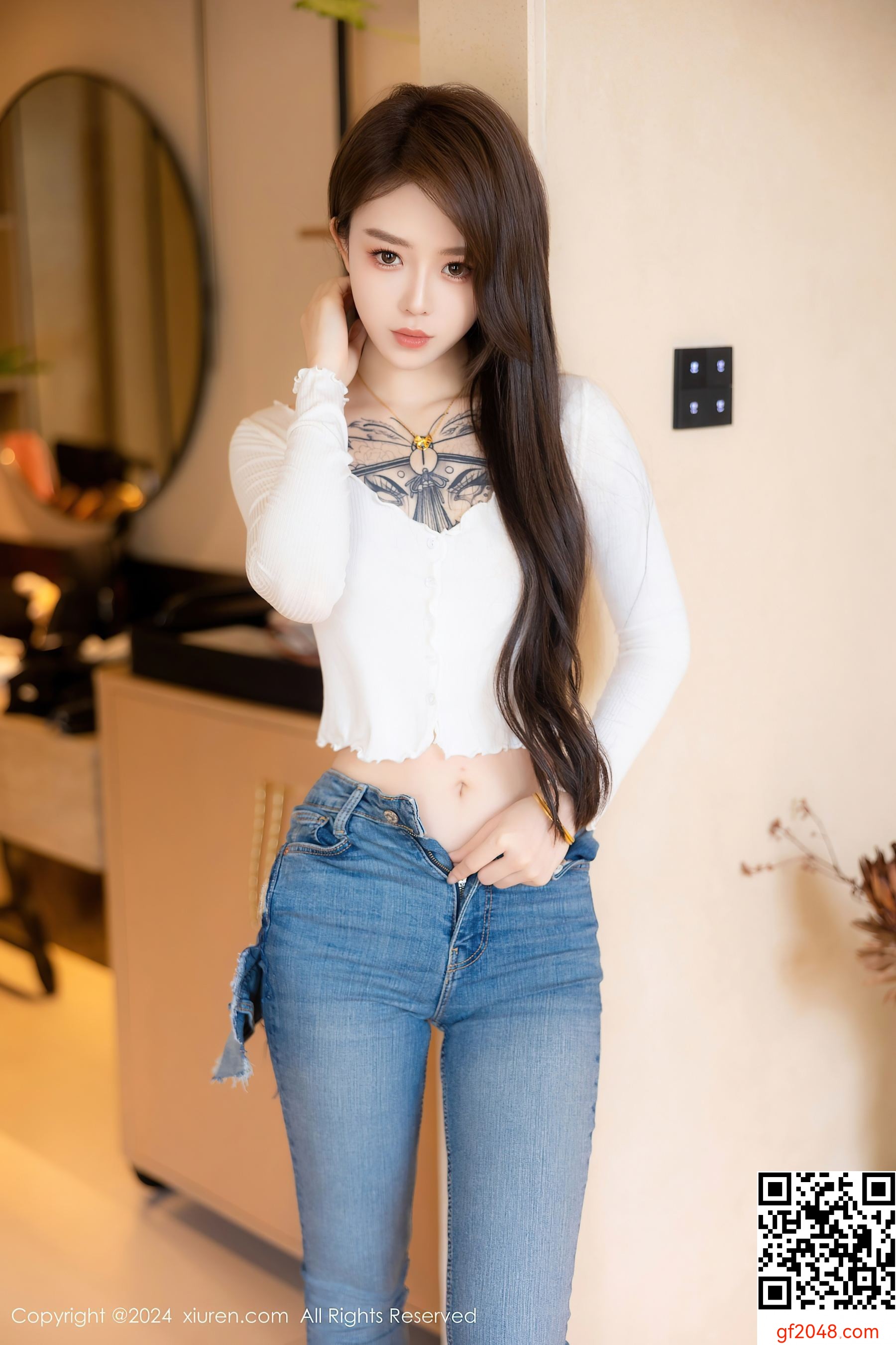 [XiuRen秀人网] No.8740 奶瓶. 美腿性感