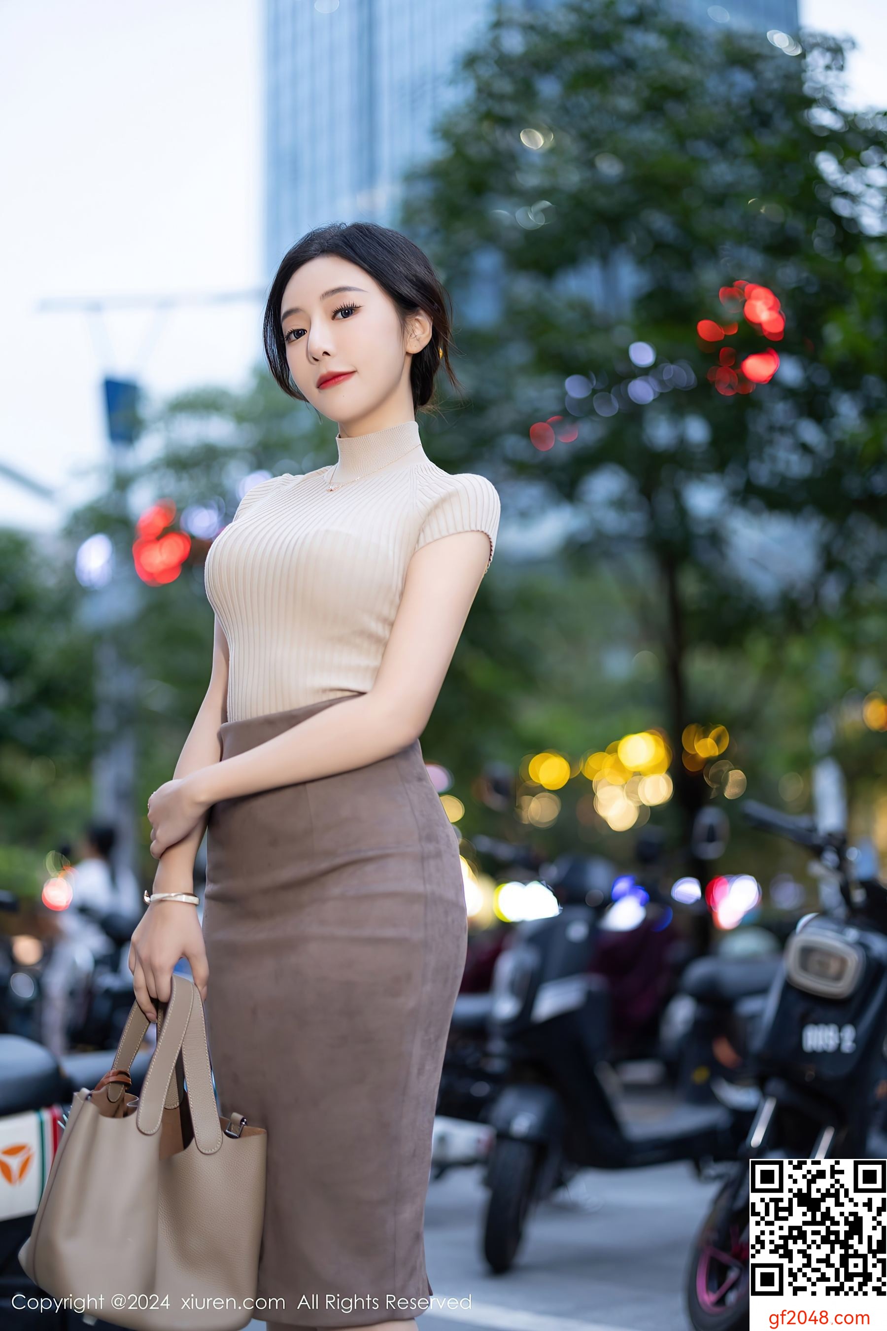 [XiuRen秀人网] No.8741 王馨瑶yanni 丝袜美腿