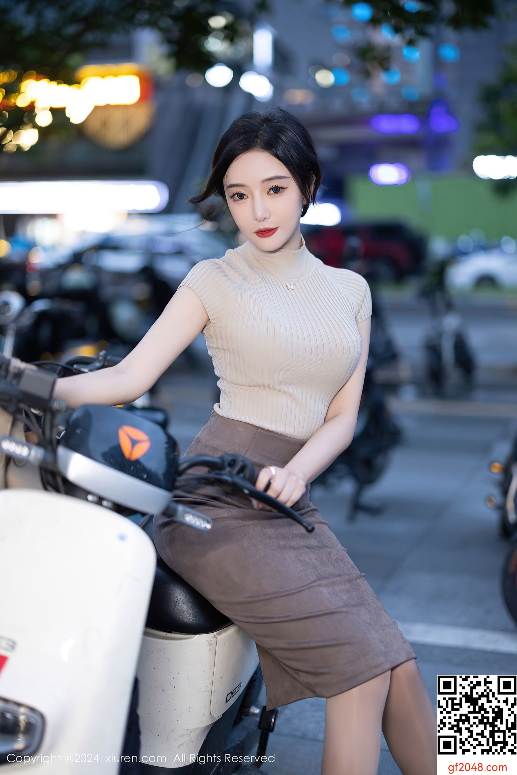 [XiuRen秀人网] No.8741 王馨瑶yanni 丝袜美腿