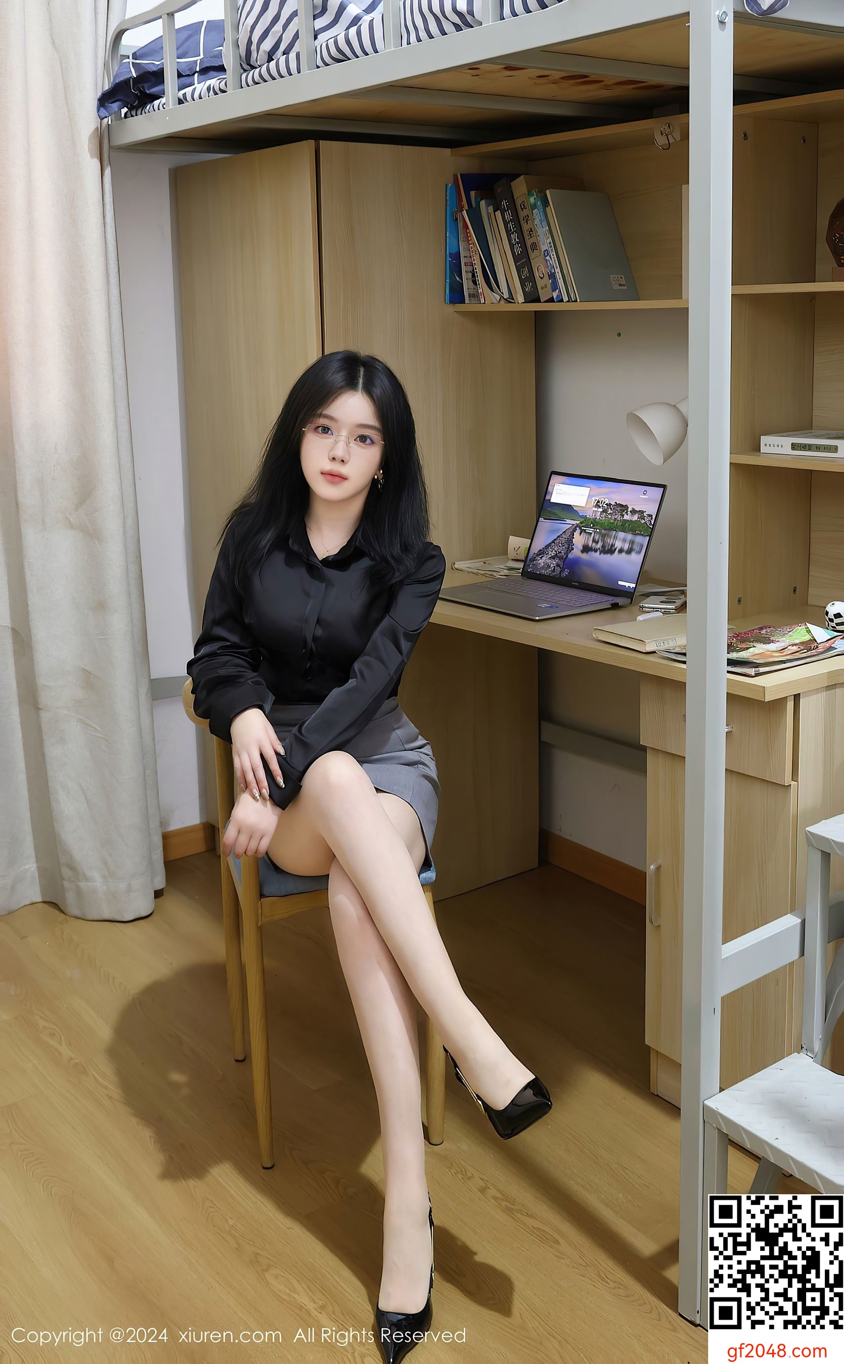 [XiuRen秀人网] No.8674 小薯条nienie 丝袜美腿