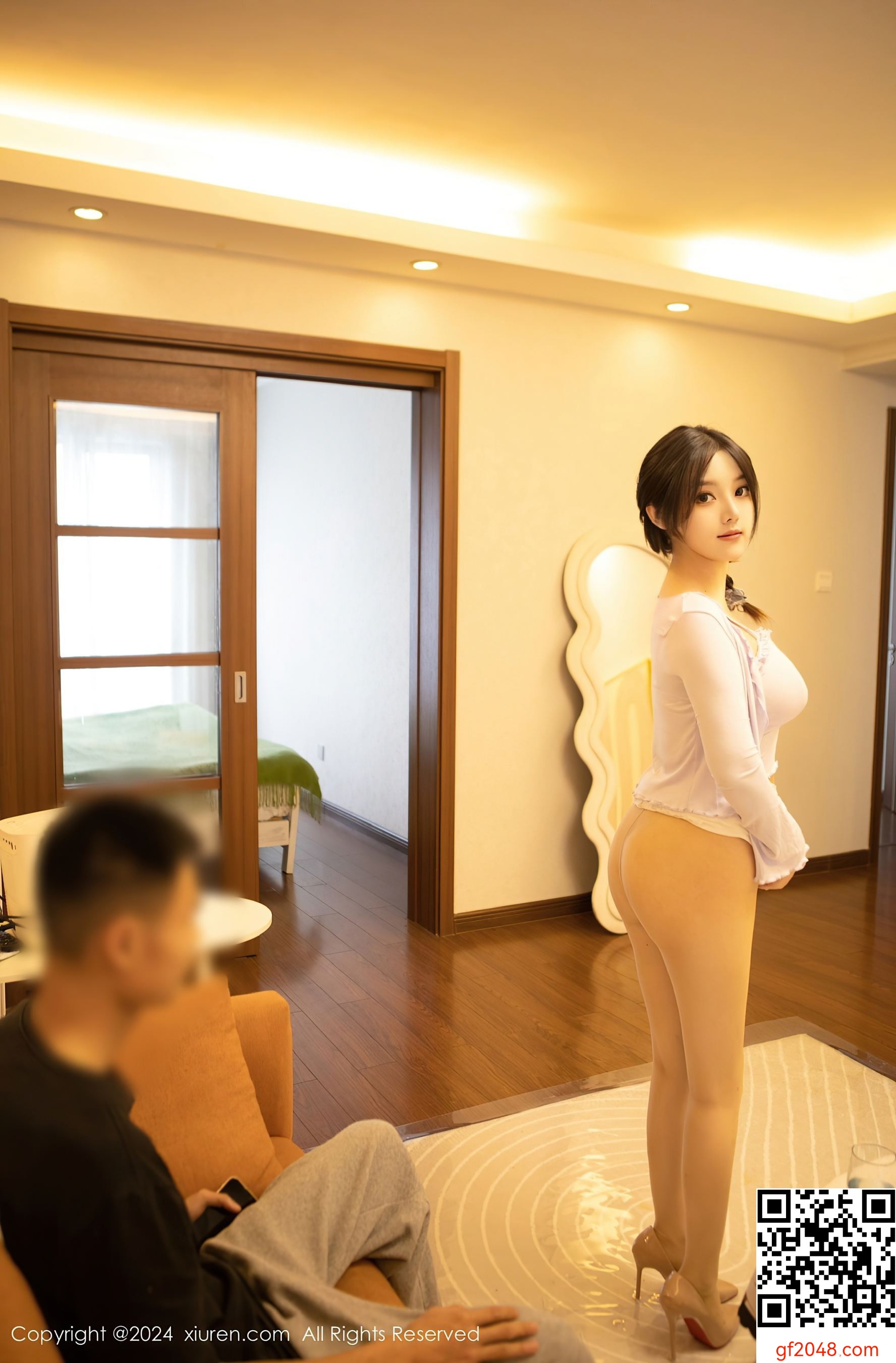 [XiuRen秀人网] No.8677 豆瓣酱 丝袜美腿