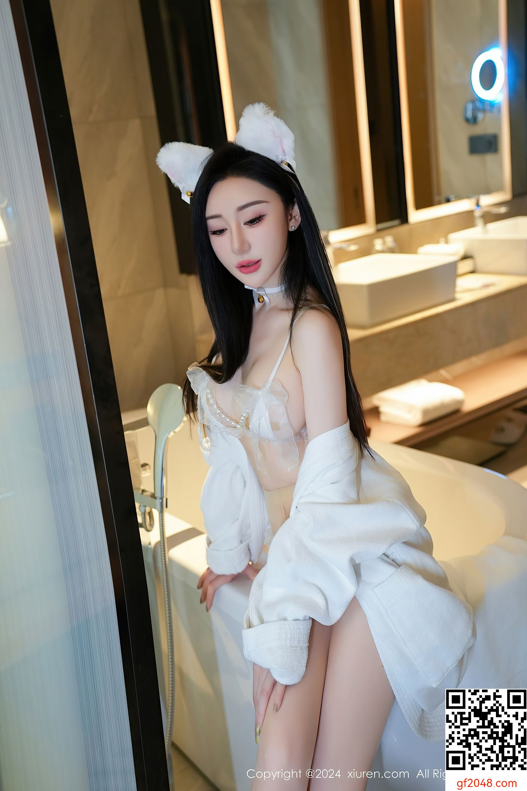 [XiuRen秀人网] No.8679 田兮白 丝袜美腿