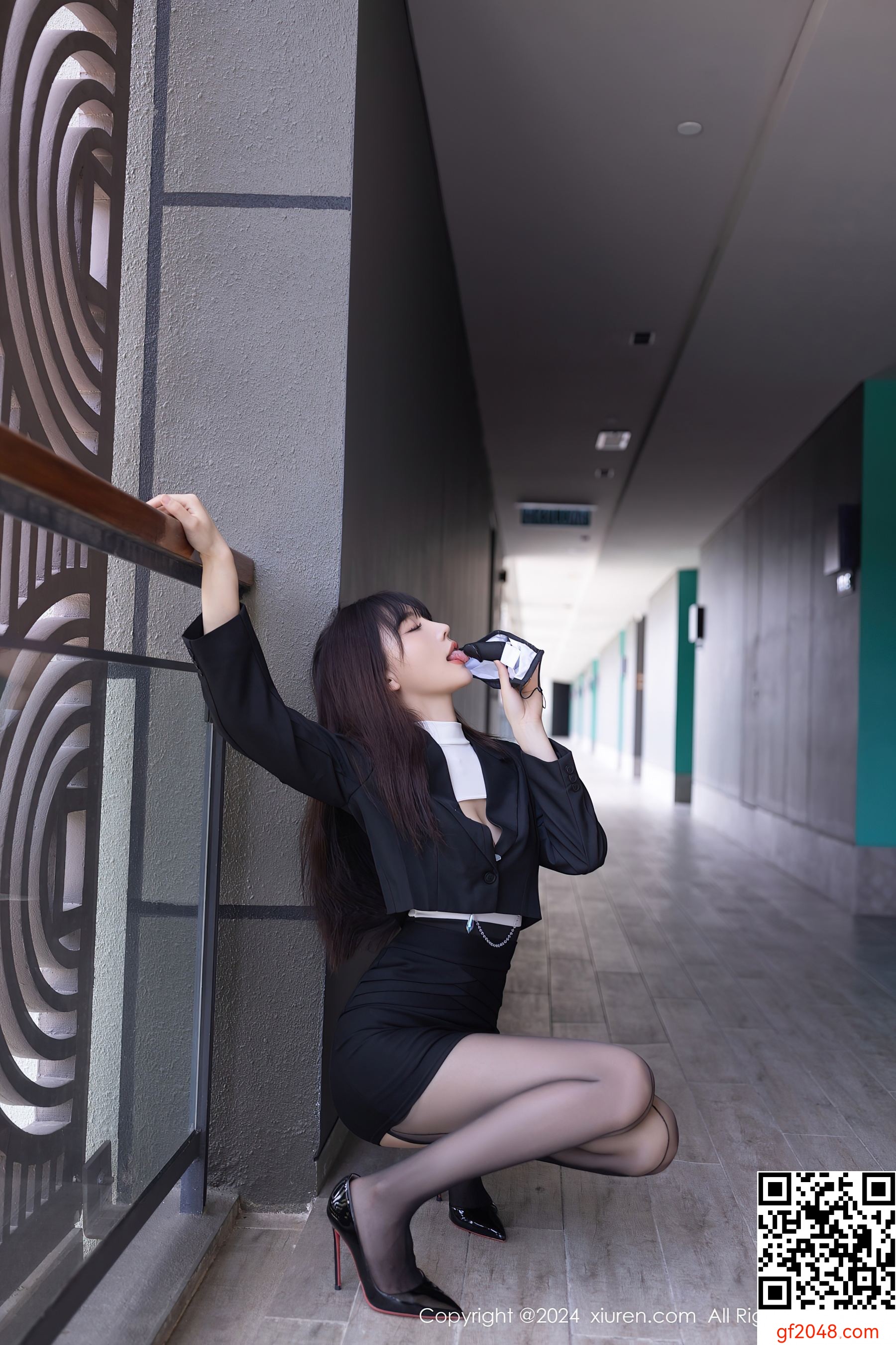 [XiuRen秀人网] No.8627 陆萱萱 黑丝美腿