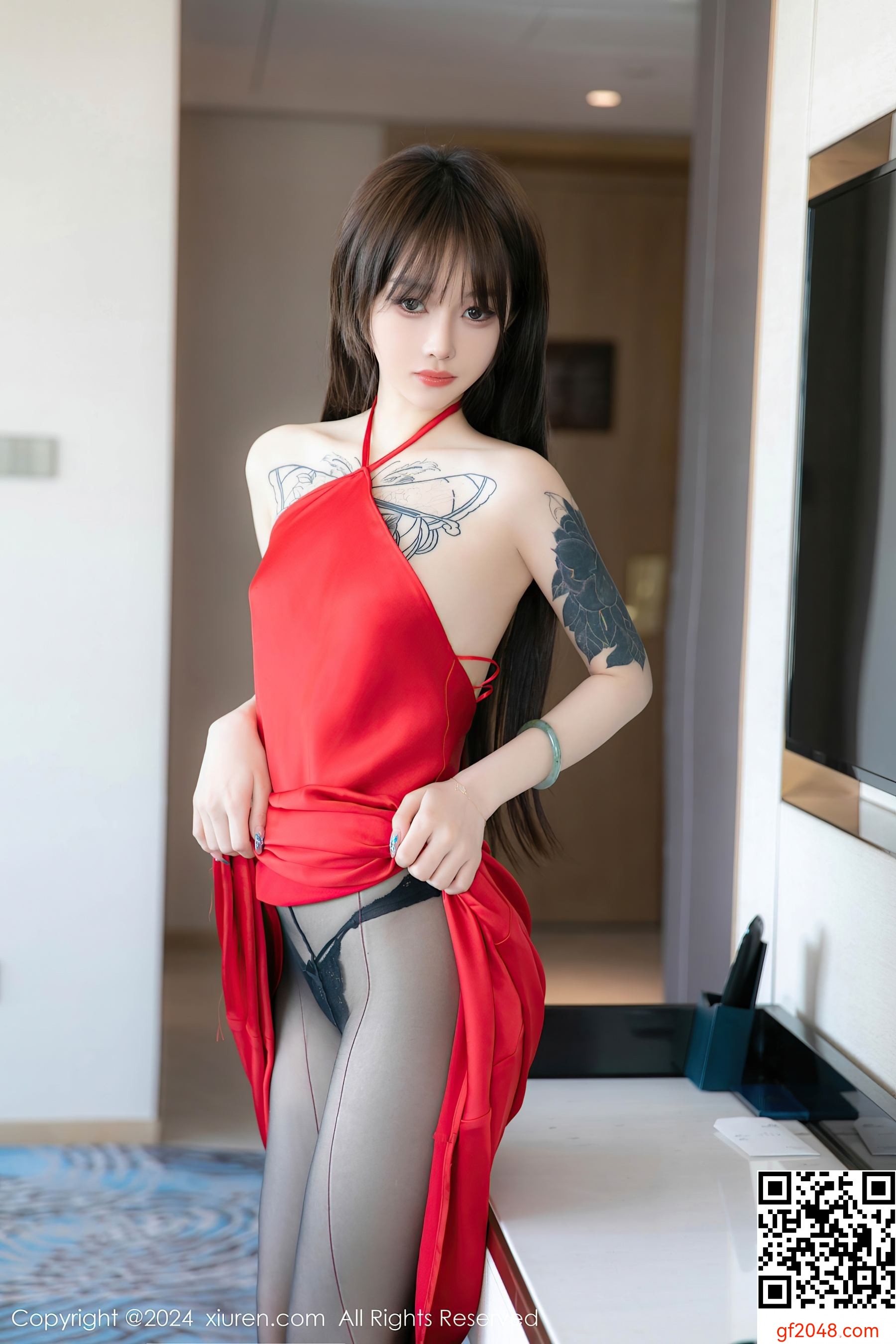 [XiuRen秀人网] No.8630 奶瓶. 长裙美腿