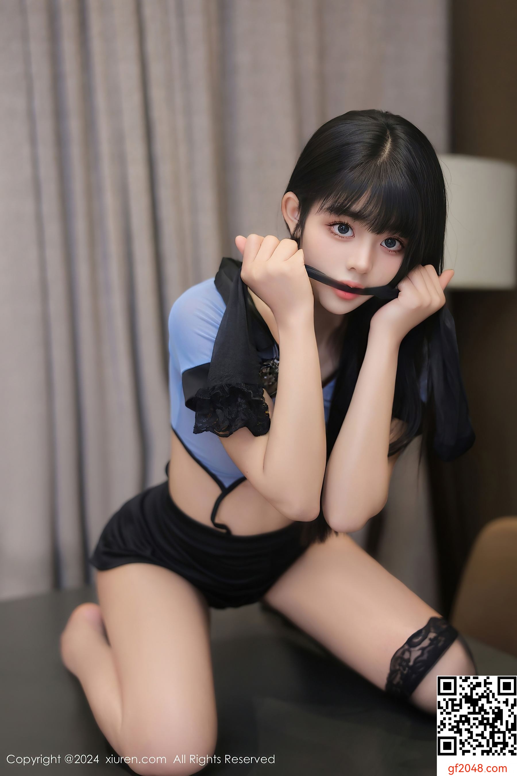 [XiuRen秀人网] No.8584 美少女@ 黑丝美腿