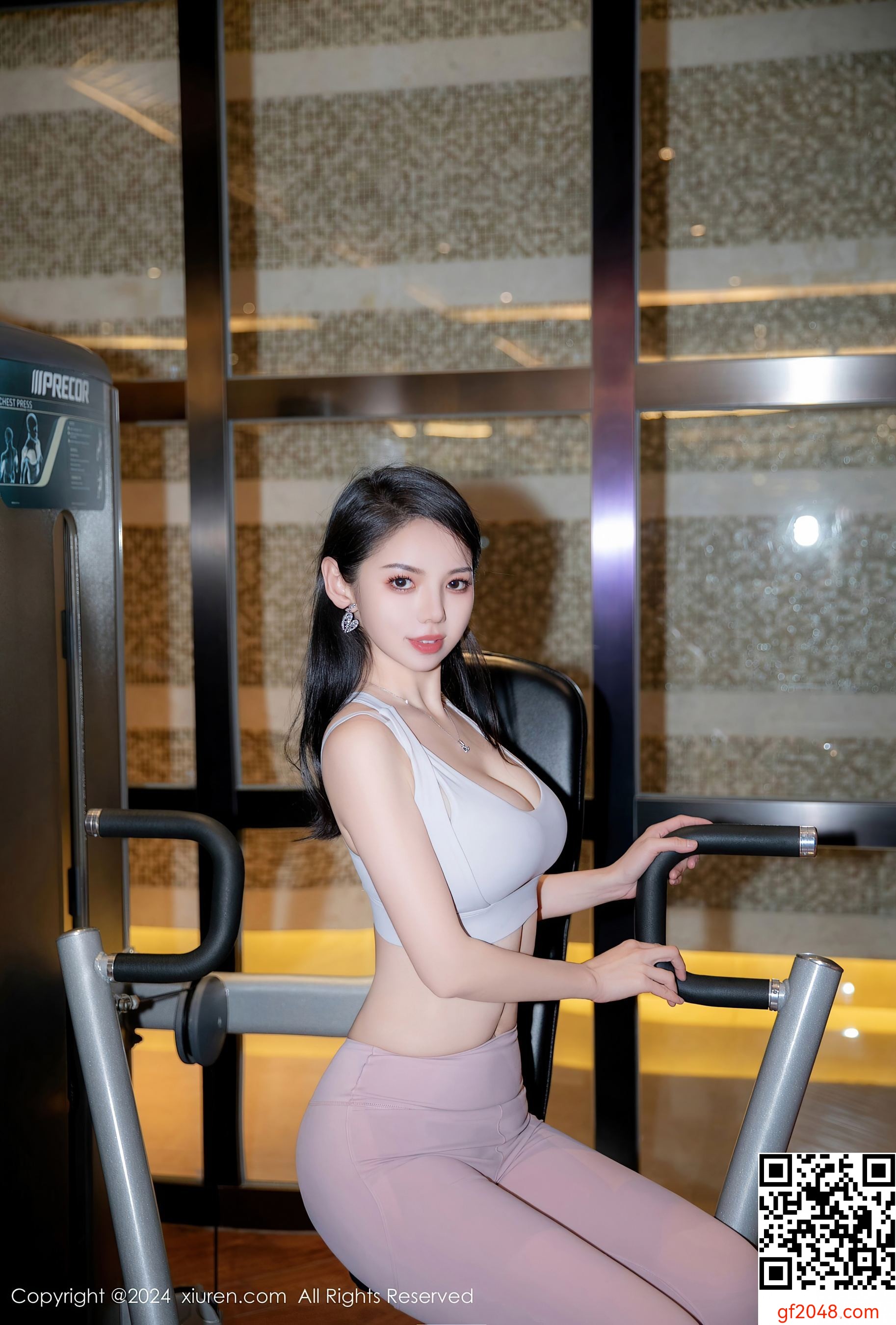 [XiuRen秀人网] No.8533 大美妞儿 美腿性感