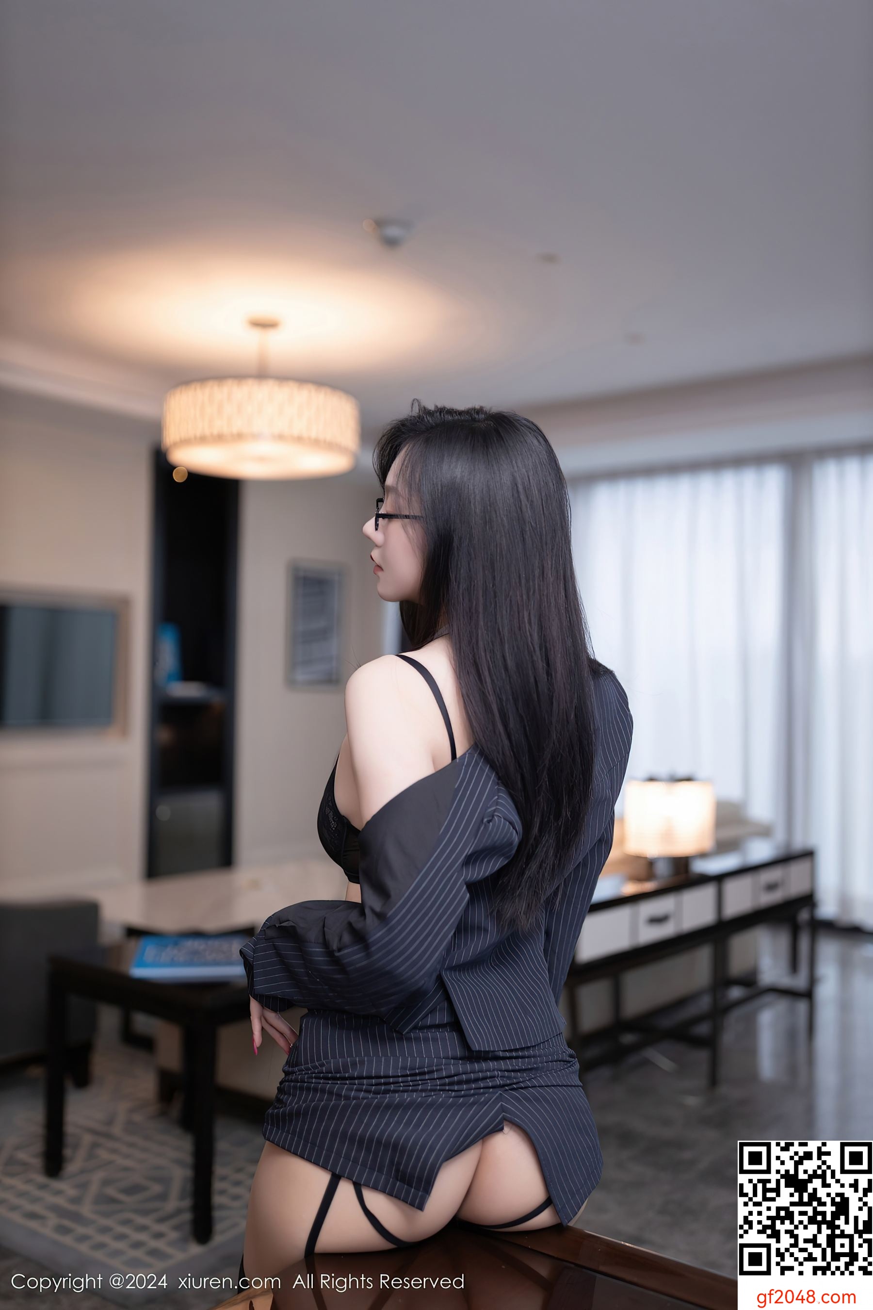 [XiuRen秀人网] No.8537 安然anran 美腿黑丝