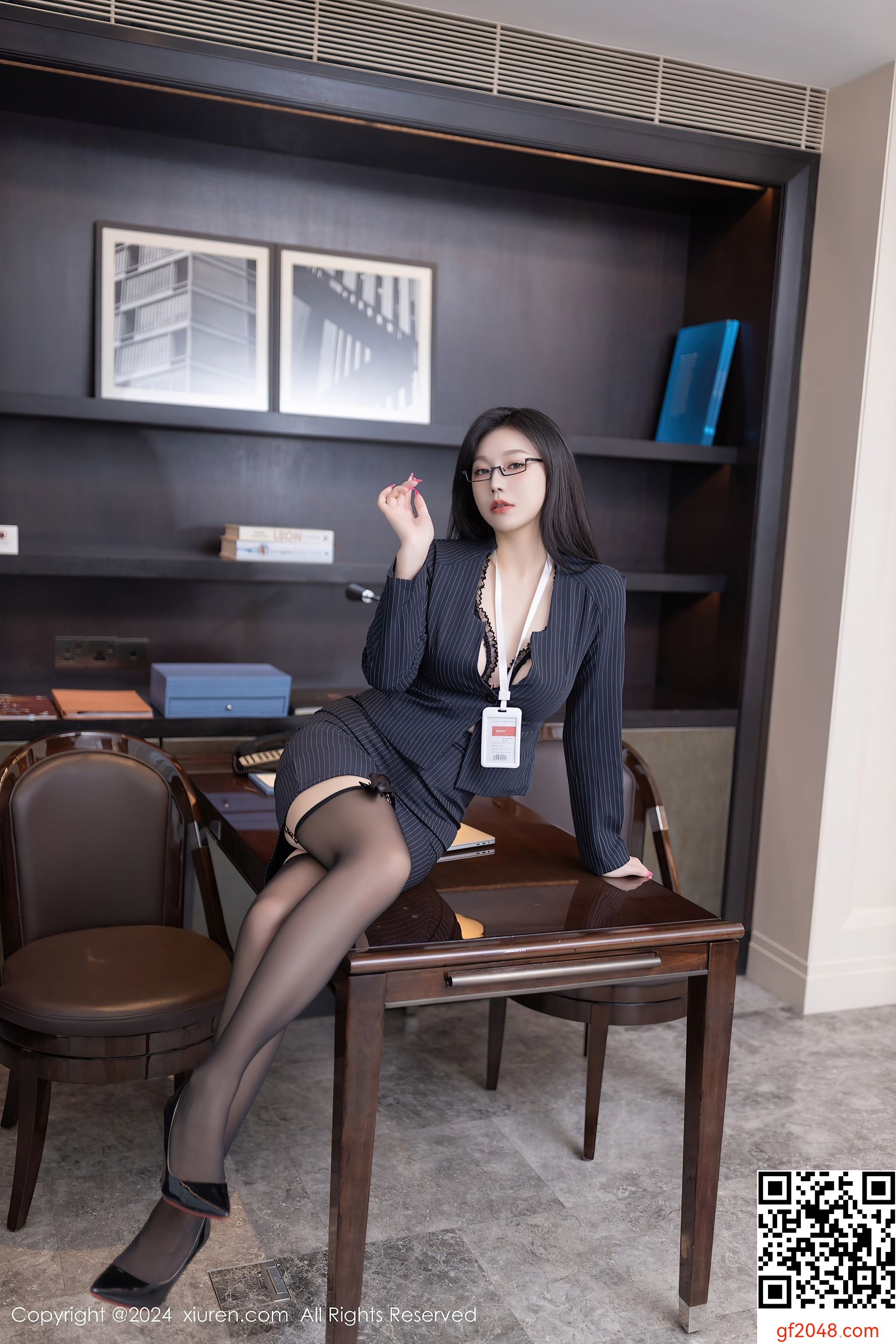 [XiuRen秀人网] No.8537 安然anran 美腿黑丝