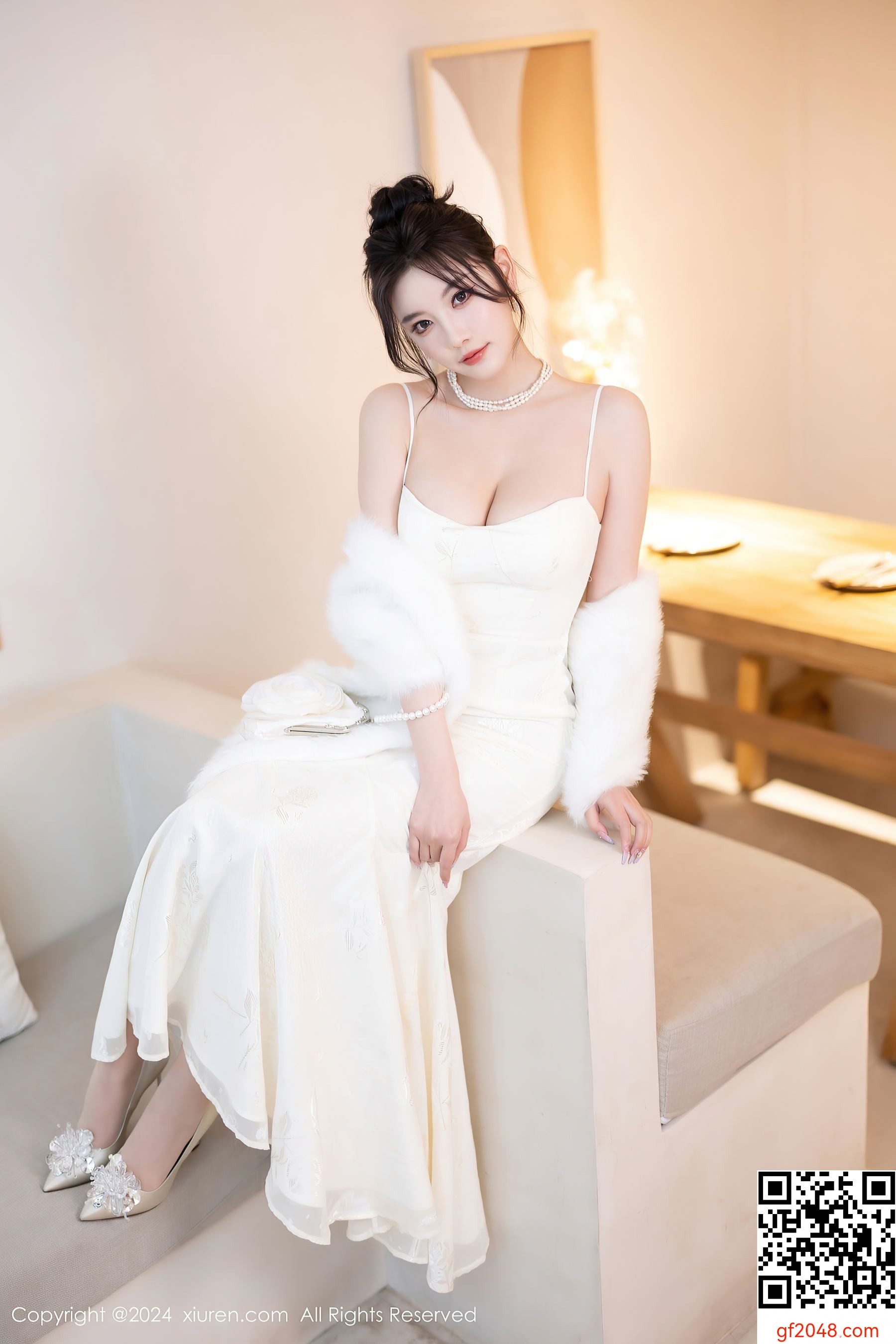 [XiuRen秀人网] No.8538 杨晨晨Yome 丝袜美腿