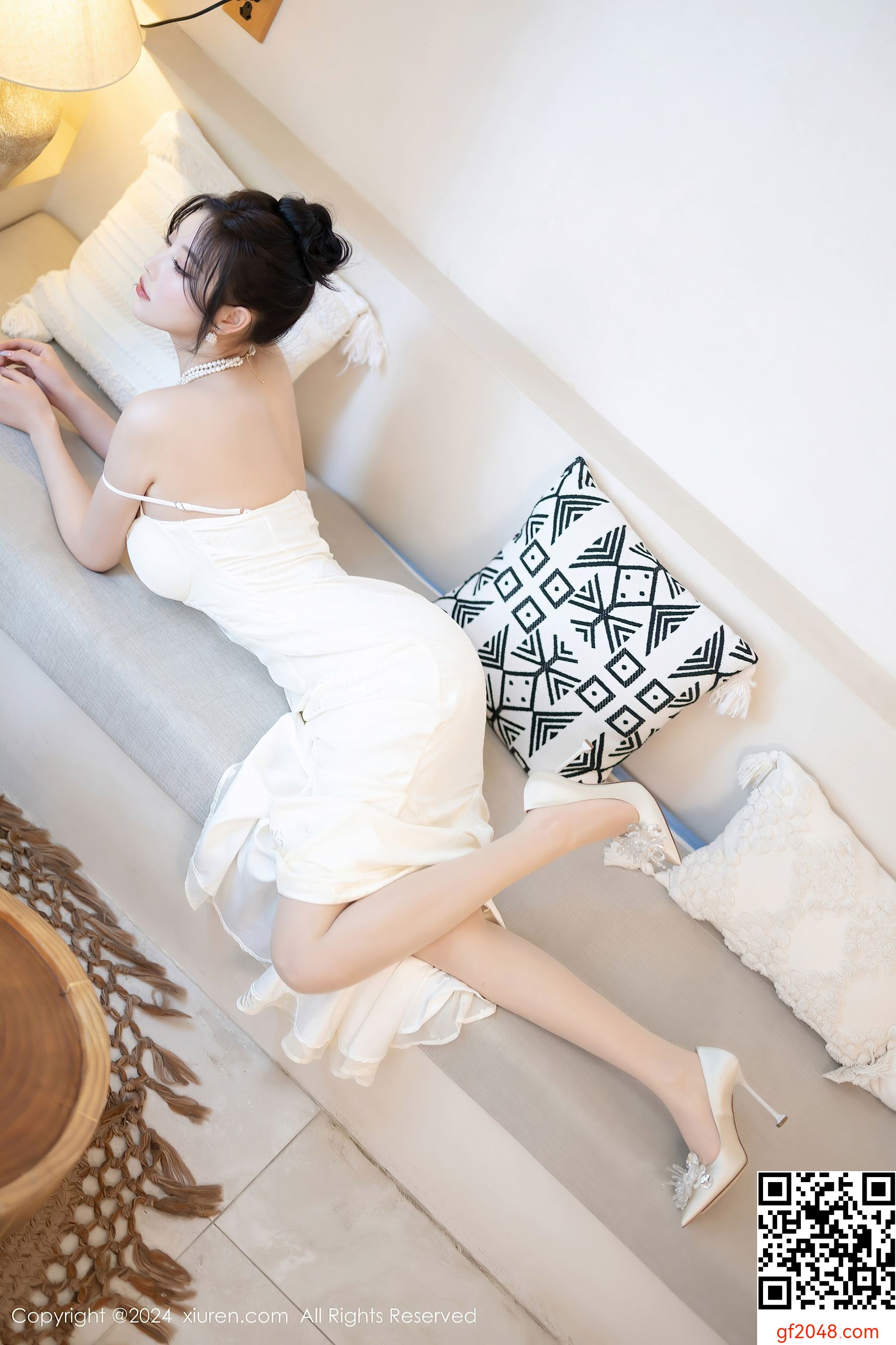 [XiuRen秀人网] No.8538 杨晨晨Yome 丝袜美腿