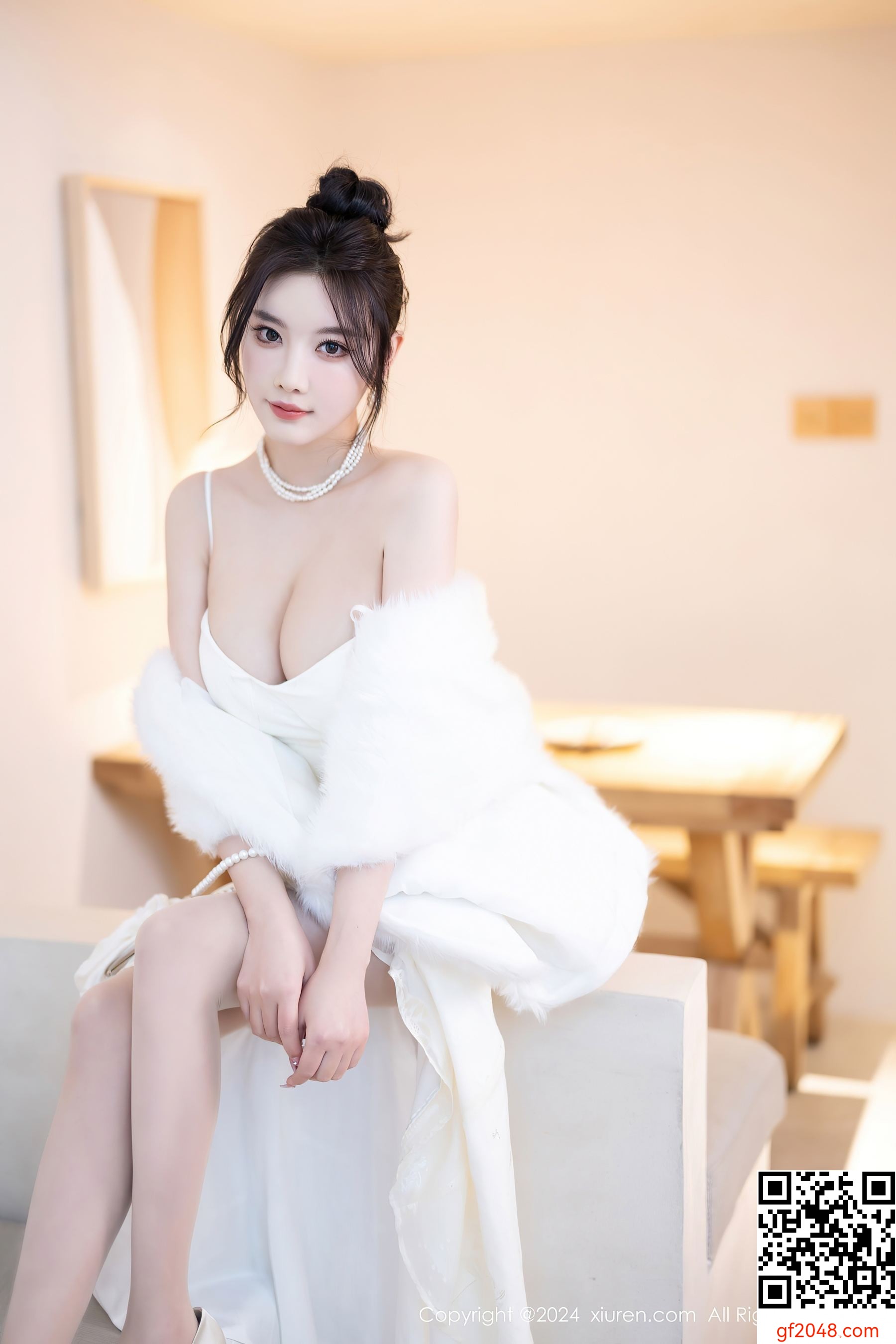 [XiuRen秀人网] No.8538 杨晨晨Yome 丝袜美腿