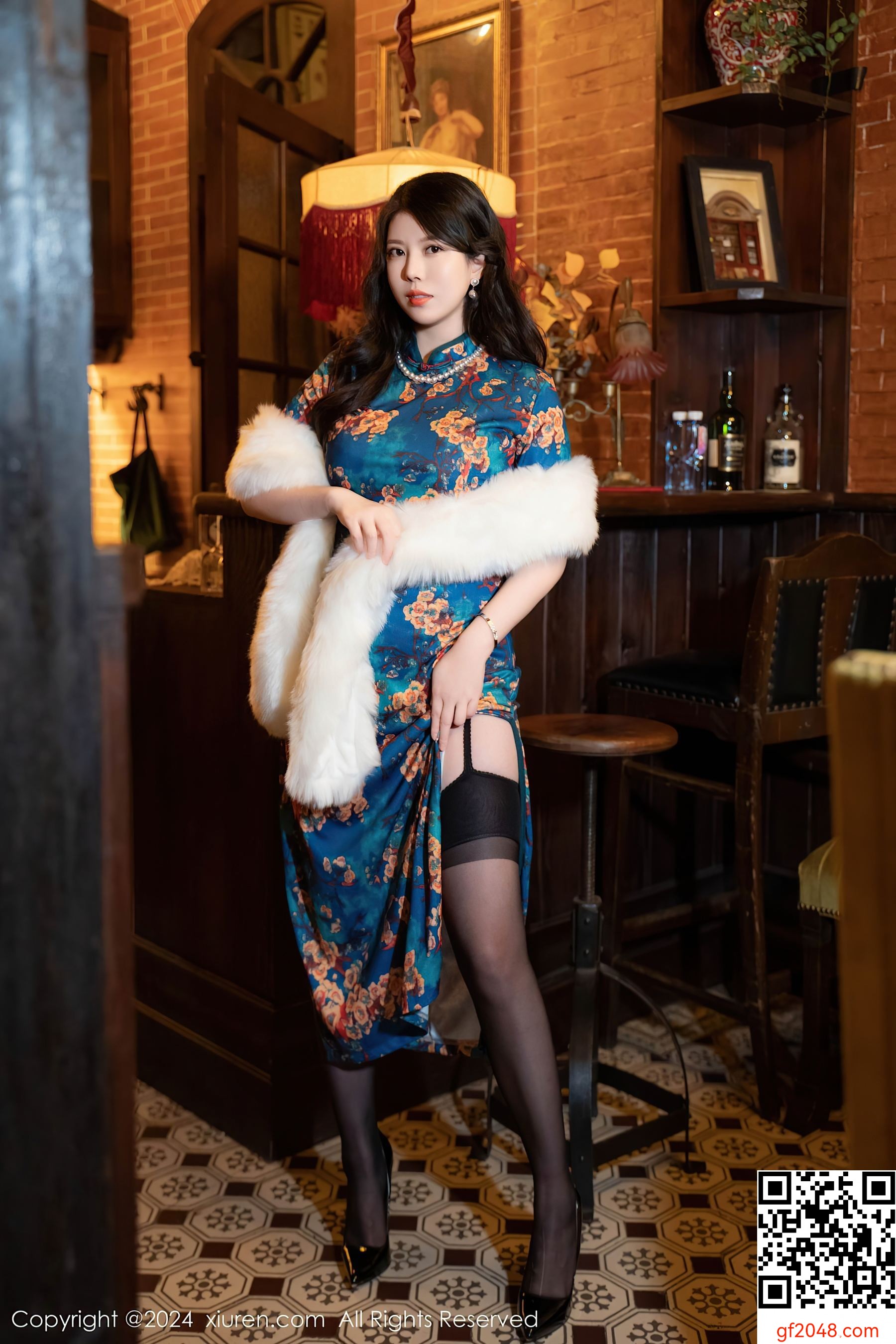 [XiuRen秀人网] No.8476 白茹雪abby 旗袍黑丝