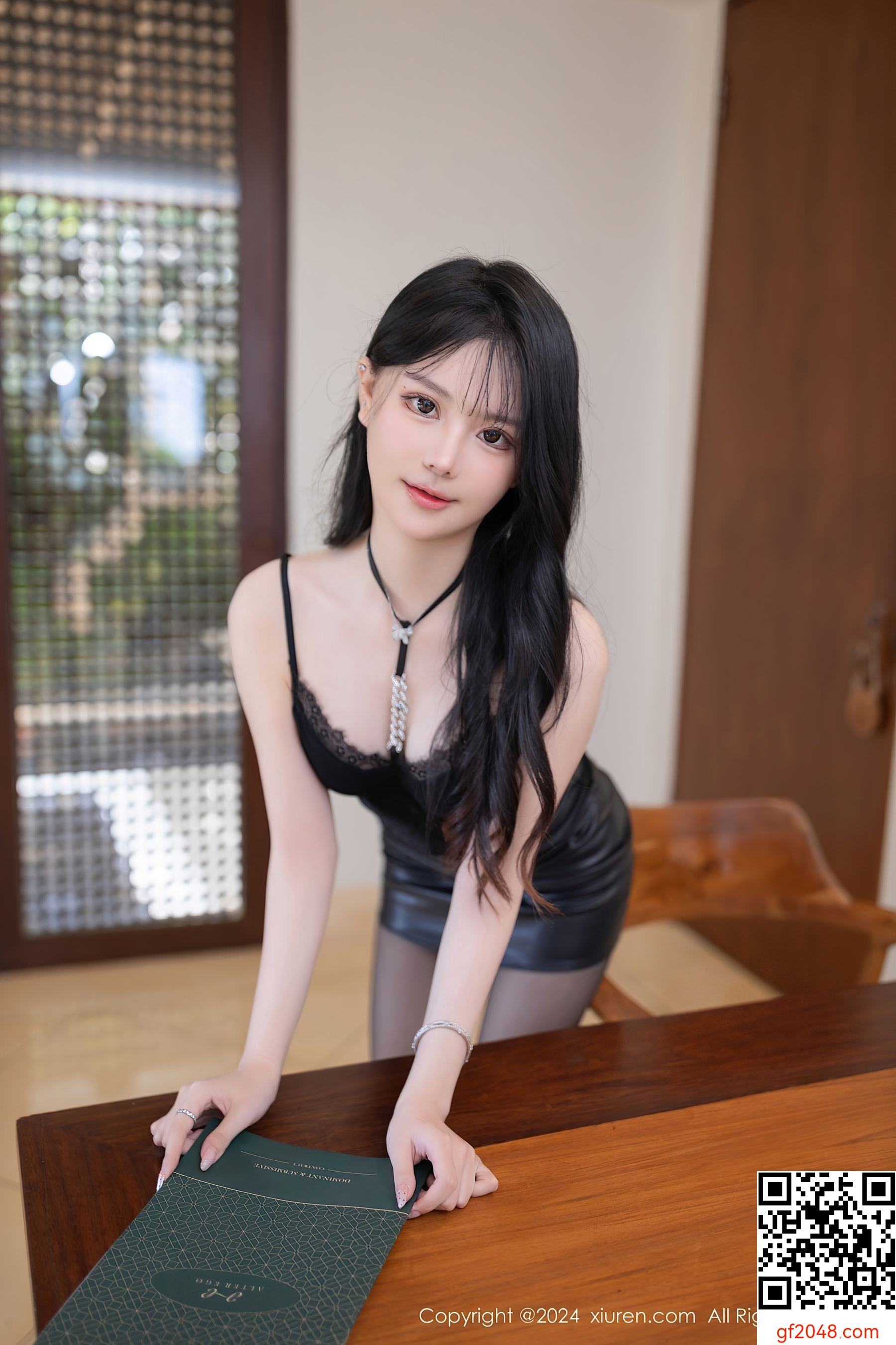 [XiuRen秀人网] No.8426 幼幼 黑丝美腿