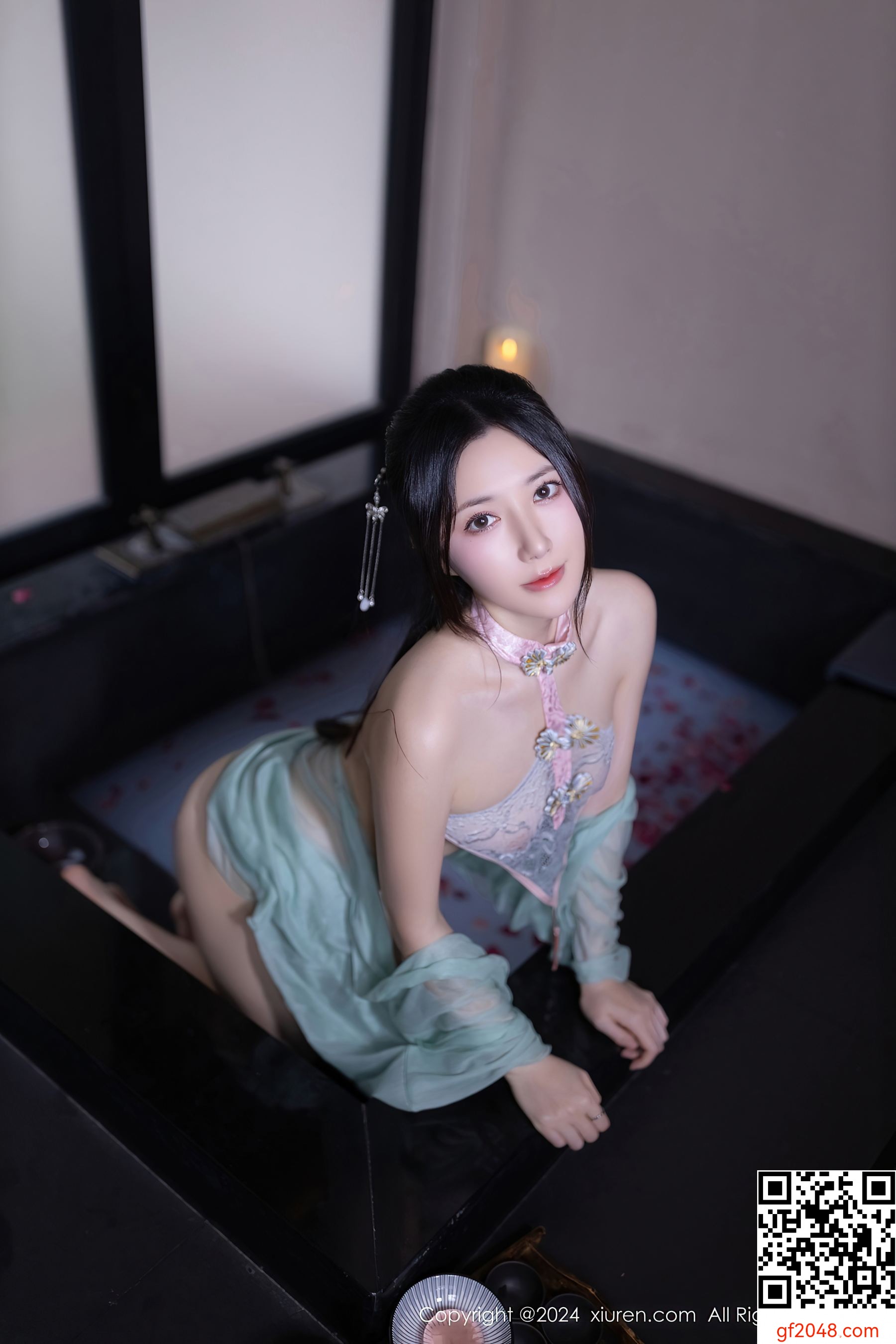 [XiuRen秀人网] No.8428 鱼子酱Fish 美腿性感