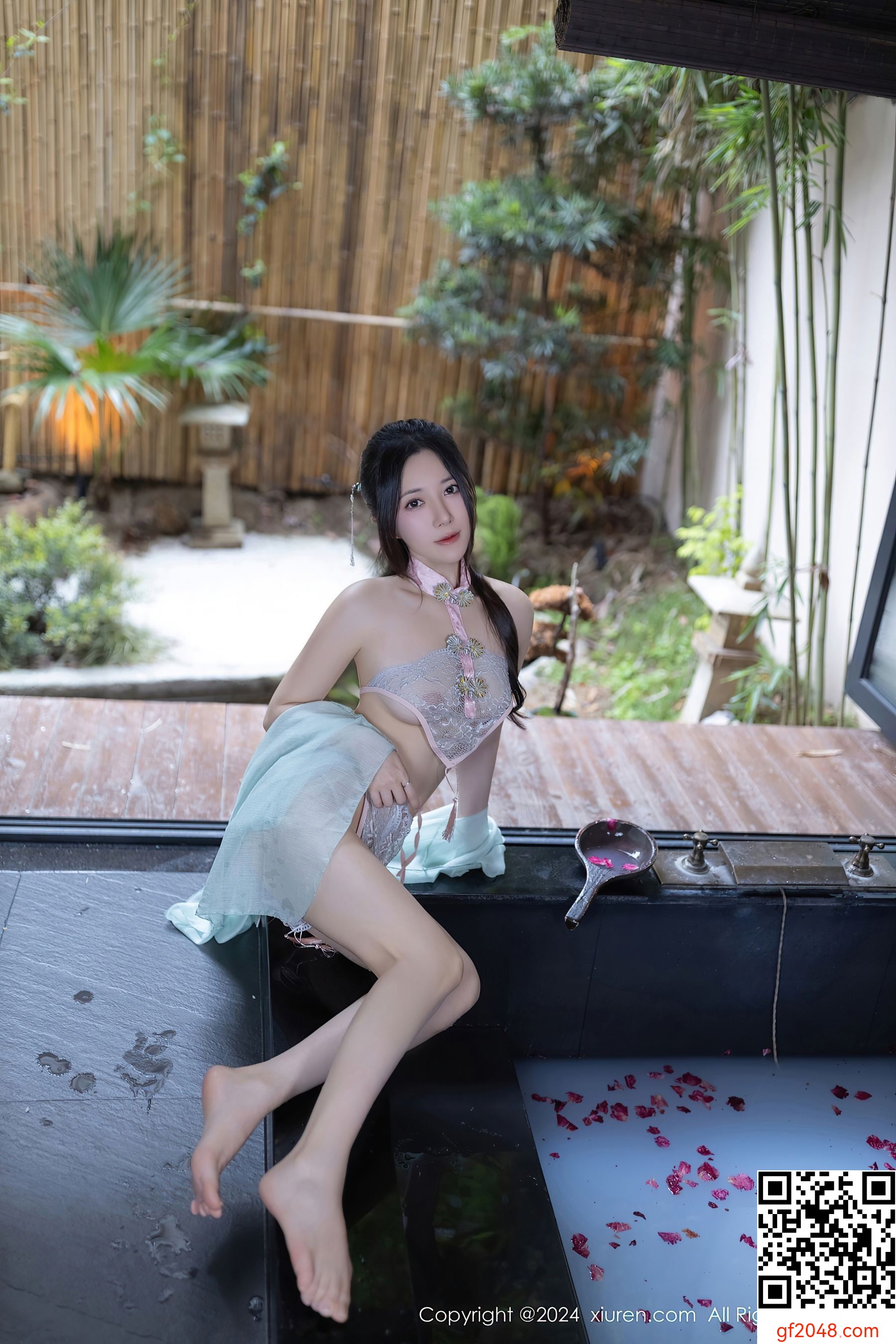 [XiuRen秀人网] No.8428 鱼子酱Fish 美腿性感