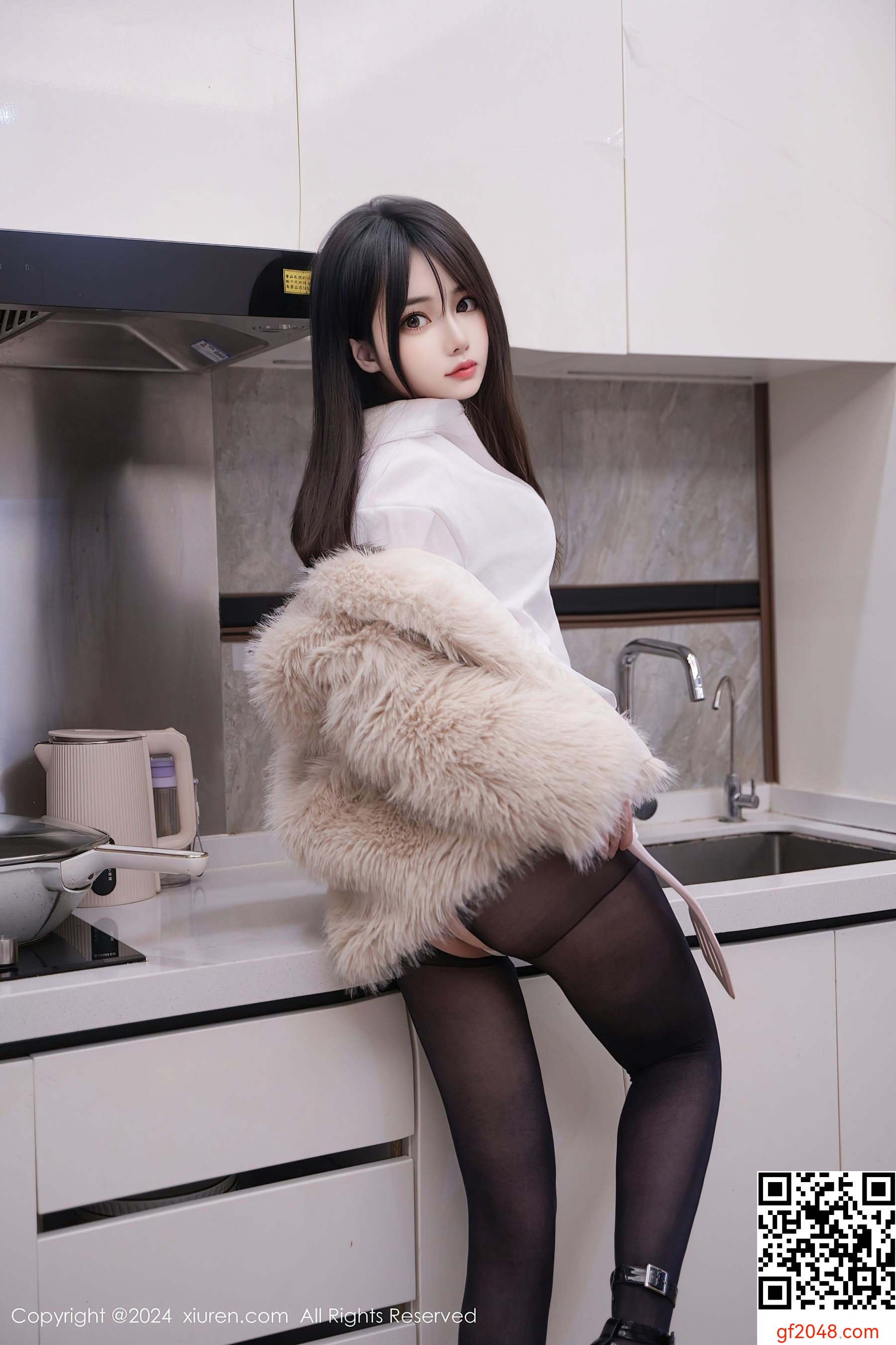 [XiuRen秀人网] No.8429 林月月 美腿黑丝