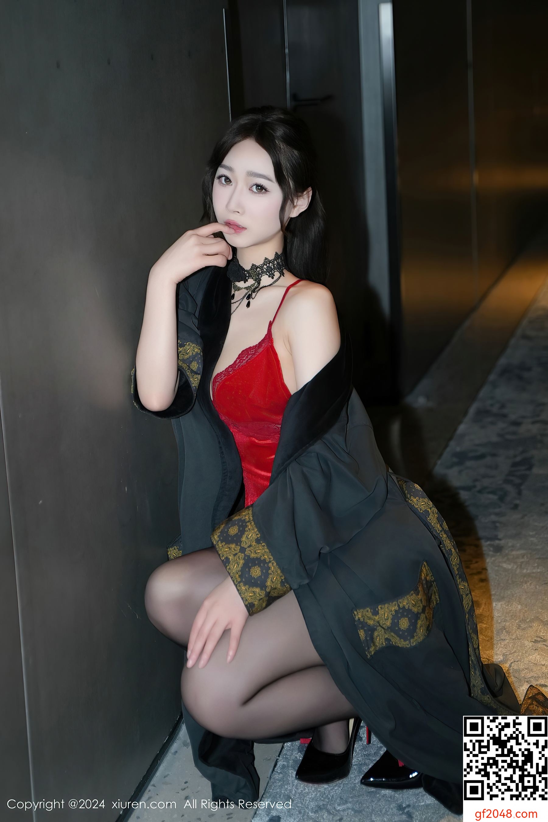 [XiuRen秀人网] No.8547 软糖爱喝奶 黑丝美腿