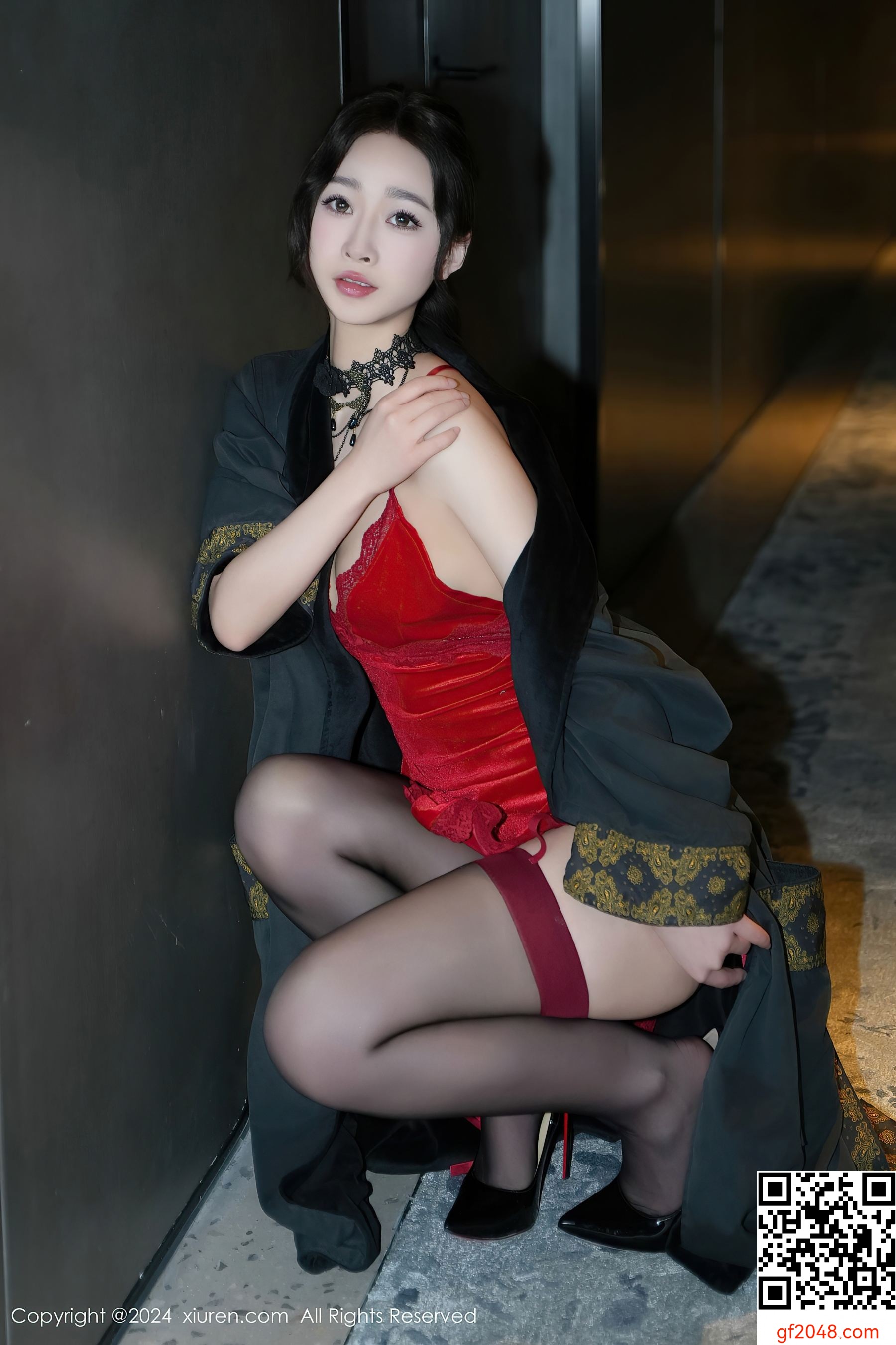 [XiuRen秀人网] No.8547 软糖爱喝奶 黑丝美腿