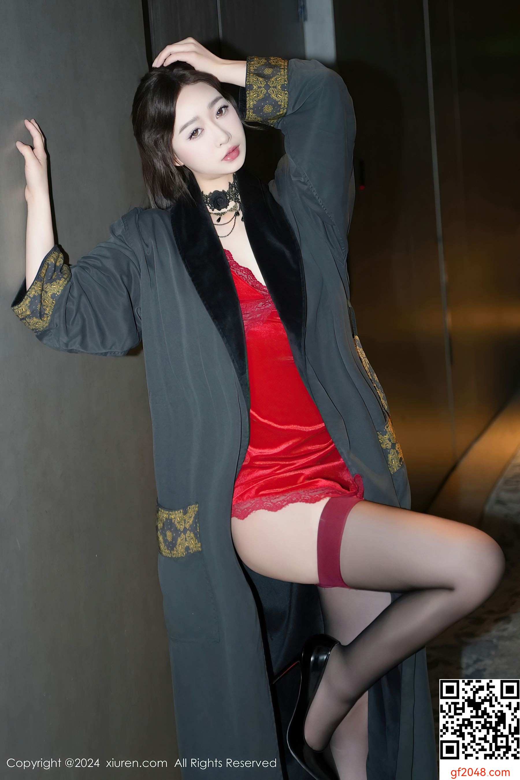 [XiuRen秀人网] No.8547 软糖爱喝奶 黑丝美腿