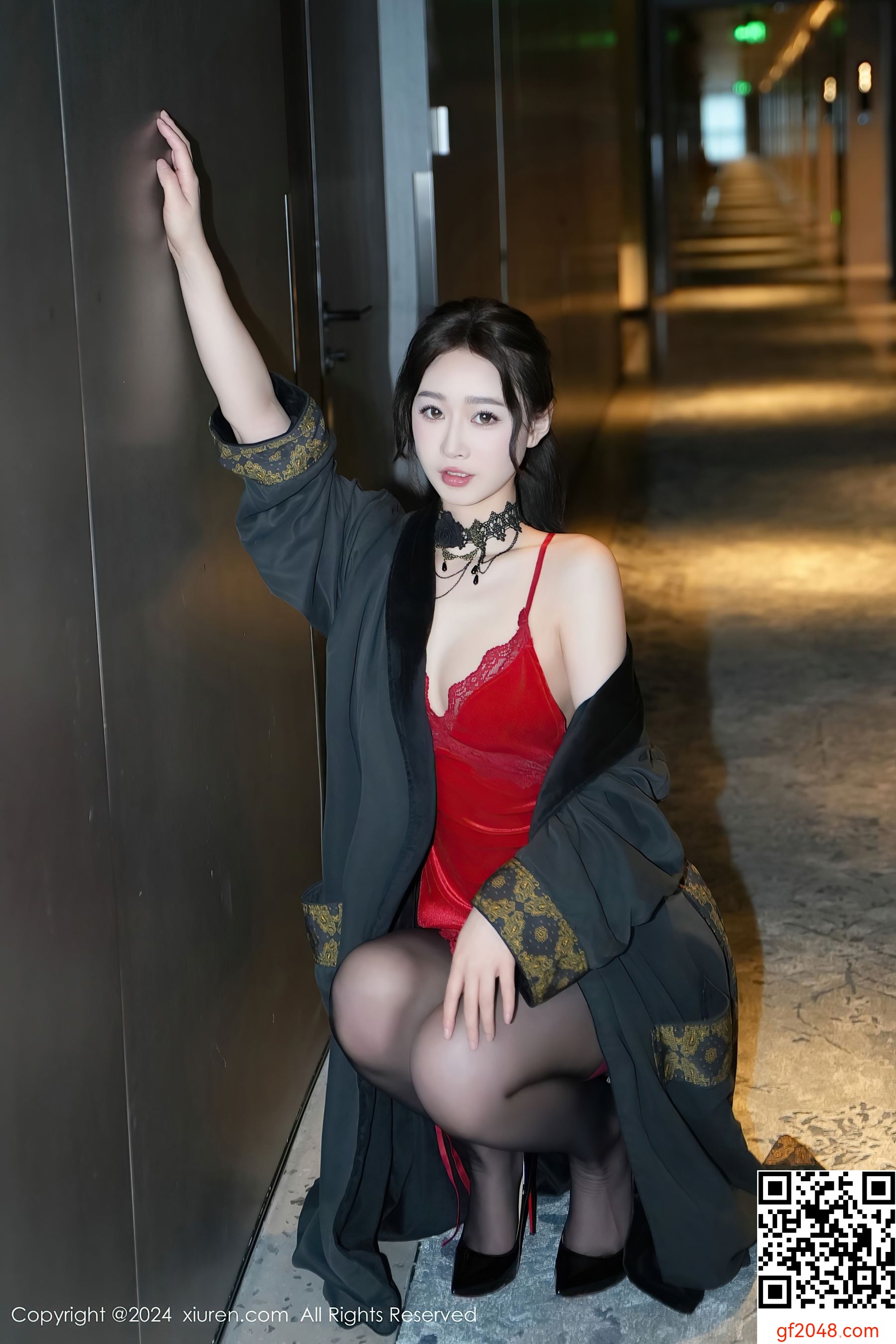 [XiuRen秀人网] No.8547 软糖爱喝奶 黑丝美腿