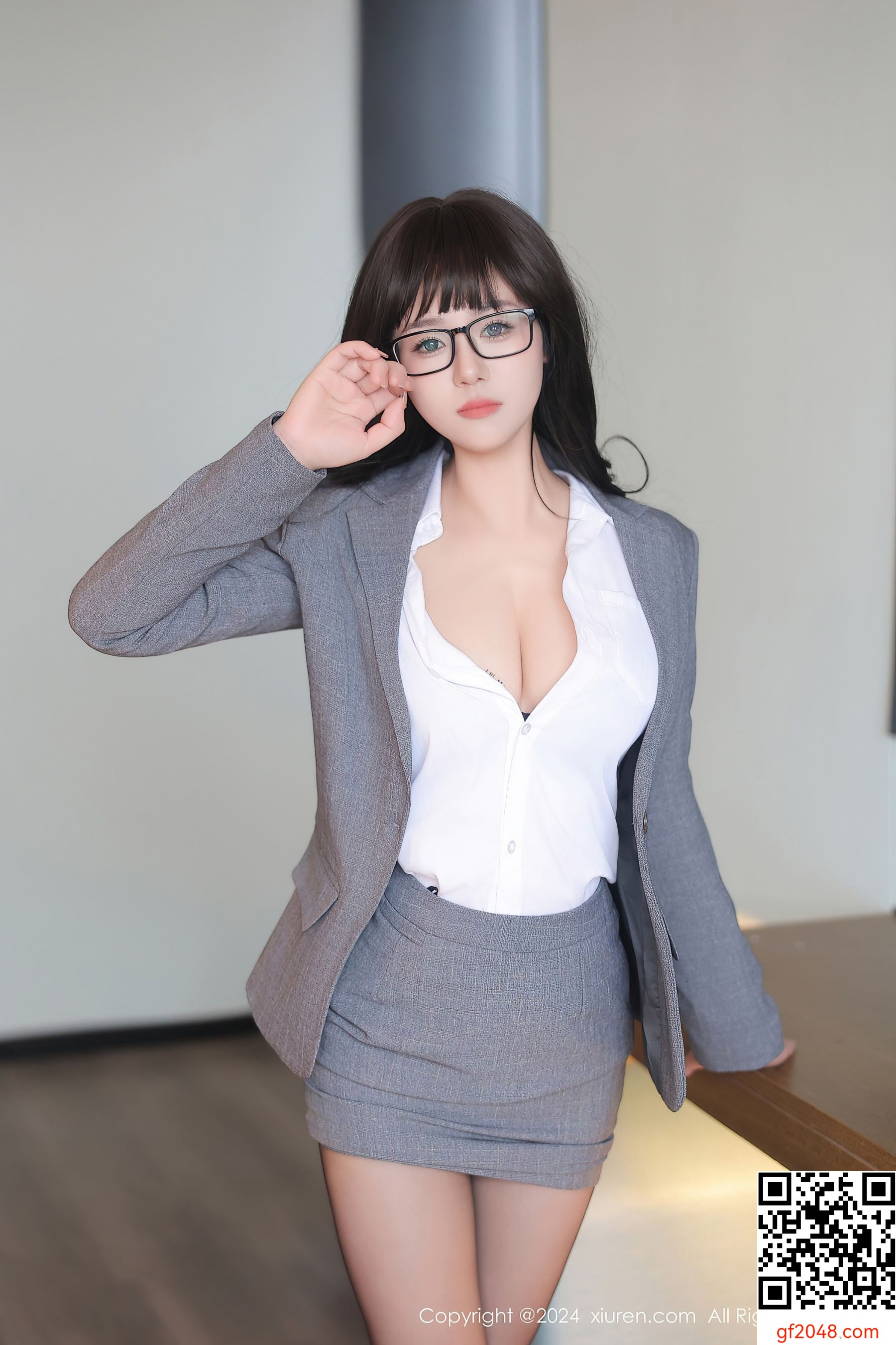 [XiuRen秀人网] No.8496 金小依 美腿黑丝