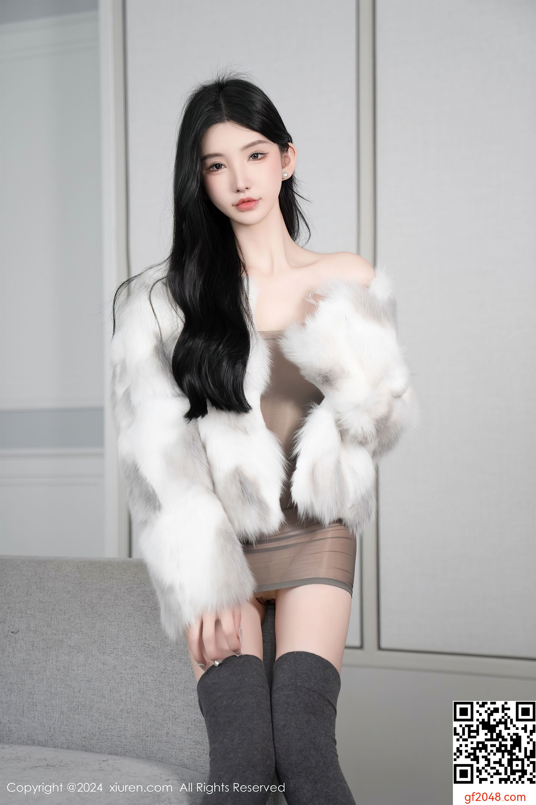 [XiuRen秀人网] No.8383 周于希Sally 丝袜美腿