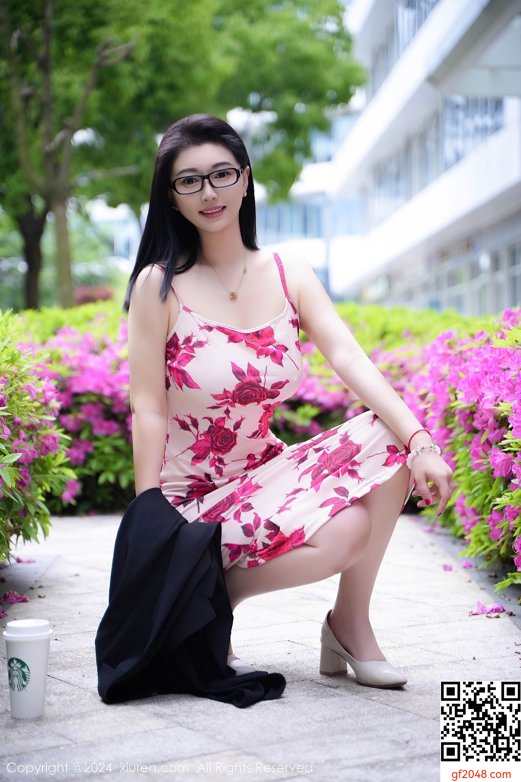 [XiuRen秀人网] No.8468 雅茹老师 长裙美臀