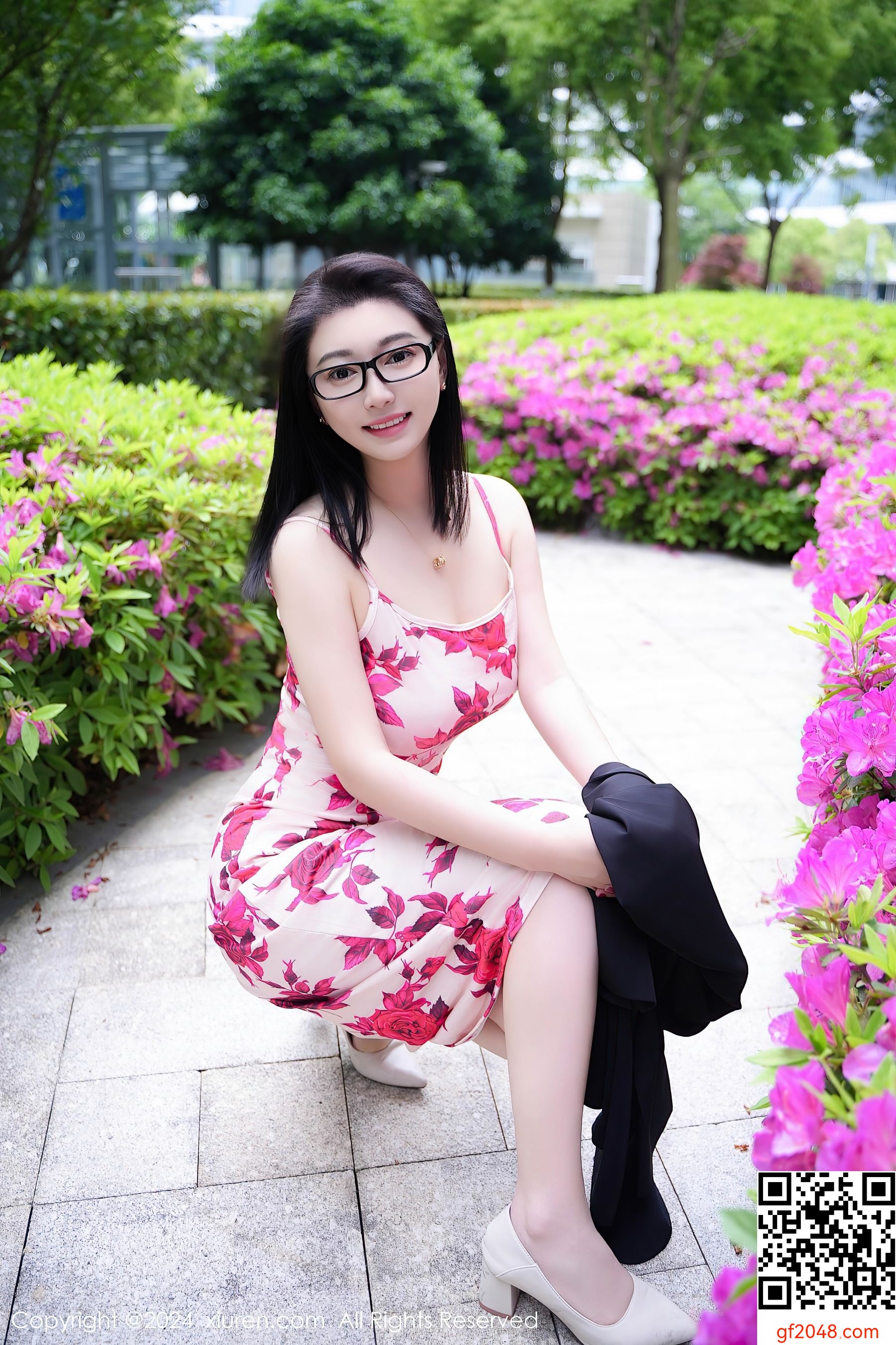 [XiuRen秀人网] No.8468 雅茹老师 长裙美臀