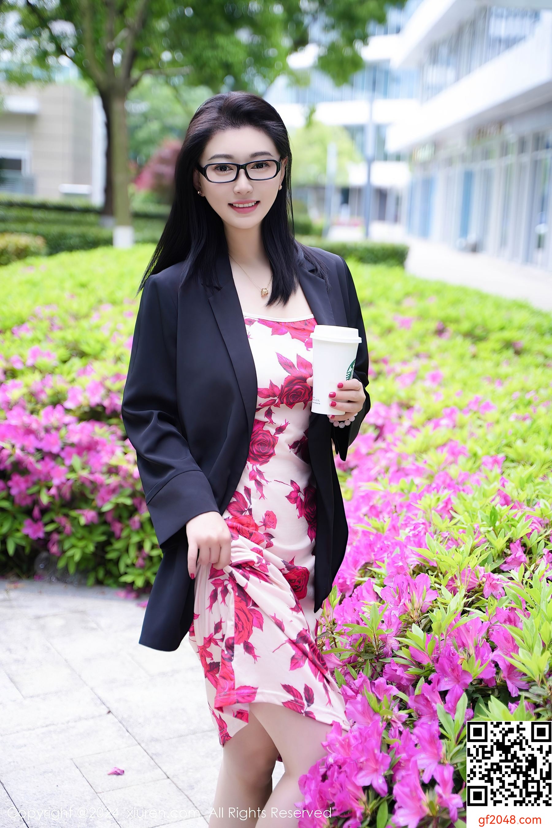 [XiuRen秀人网] No.8468 雅茹老师 长裙美臀