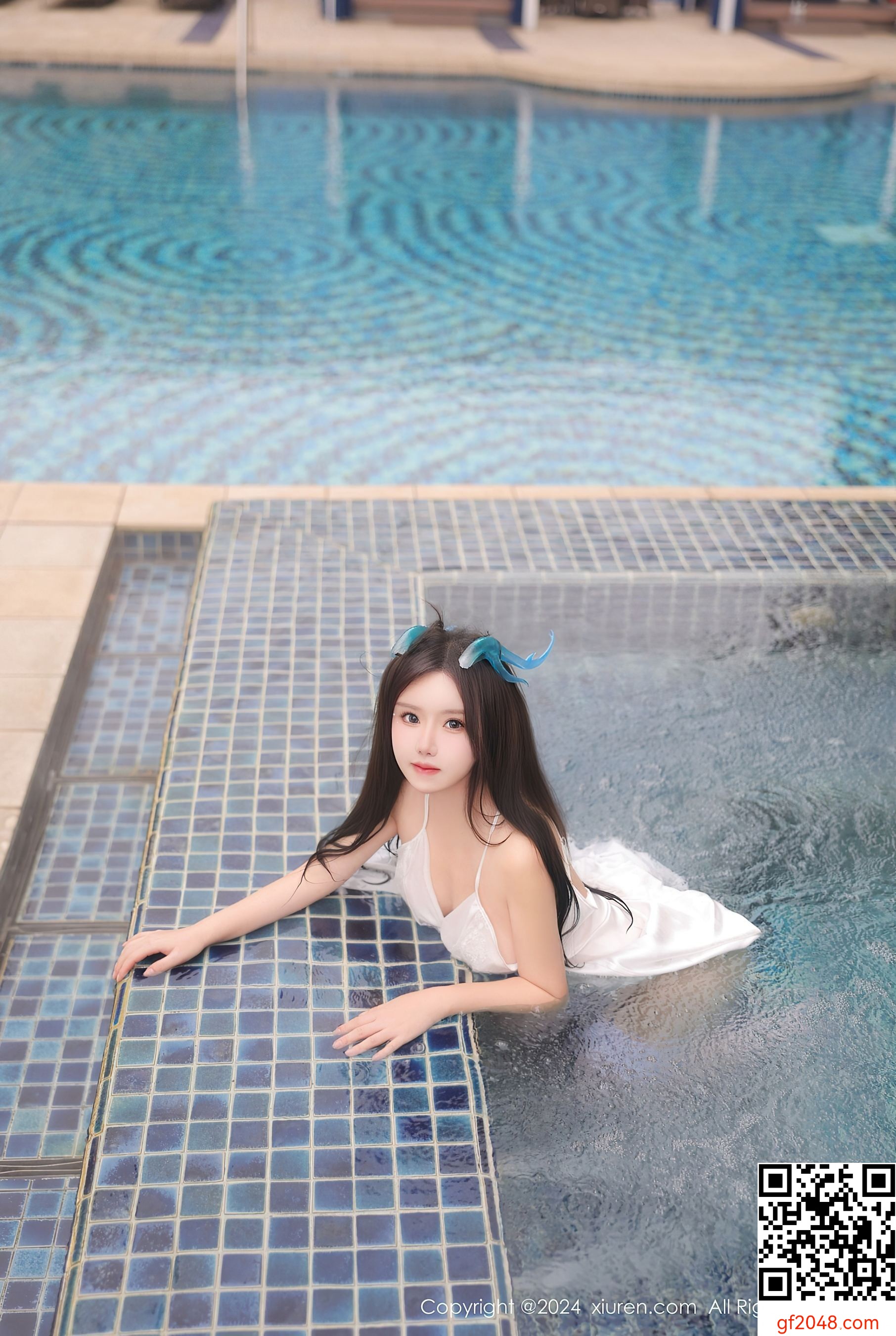 [XiuRen秀人网] No.8218 小薯条nienie 丝袜美腿
