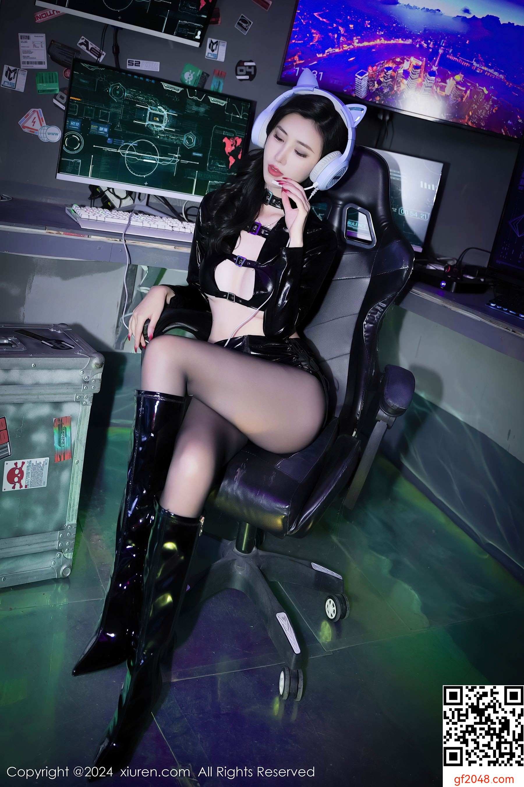 [XiuRen秀人网] No.8219 章芃芃 黑丝美腿