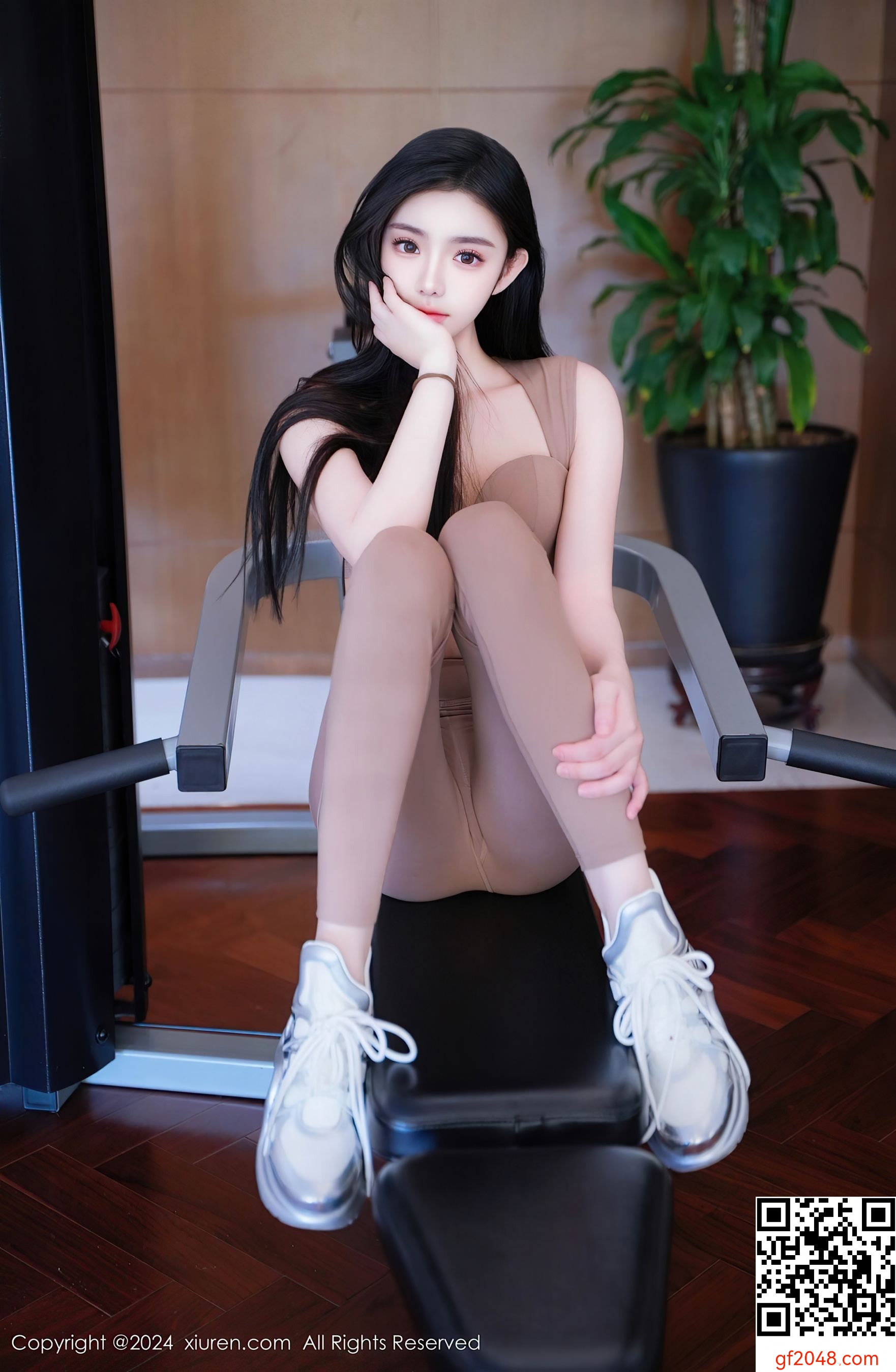 [XiuRen秀人网] No.8382 龙雪儿 运动美腿