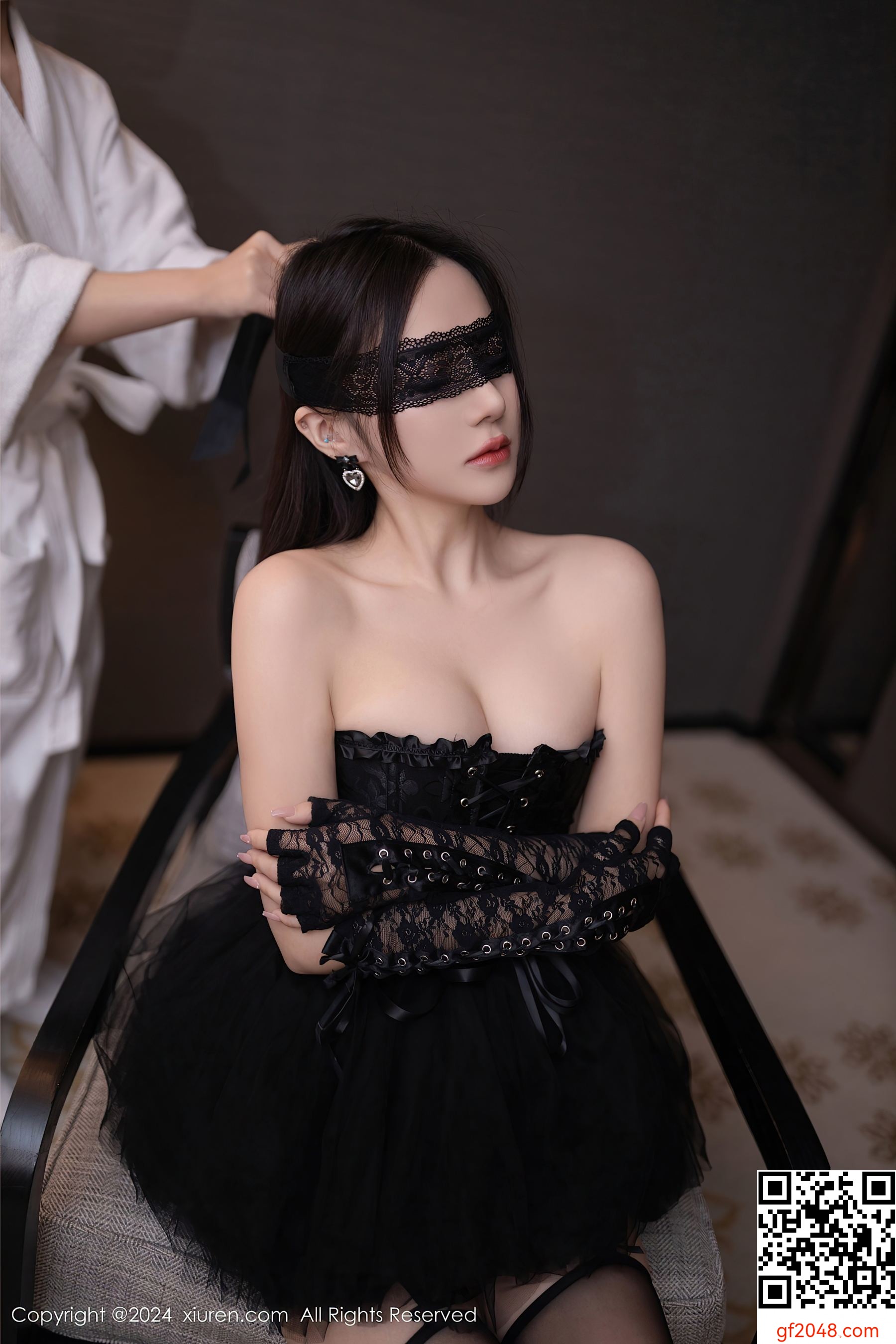 [XiuRen秀人网] No.8166 鱼子酱Fish 黑丝性感
