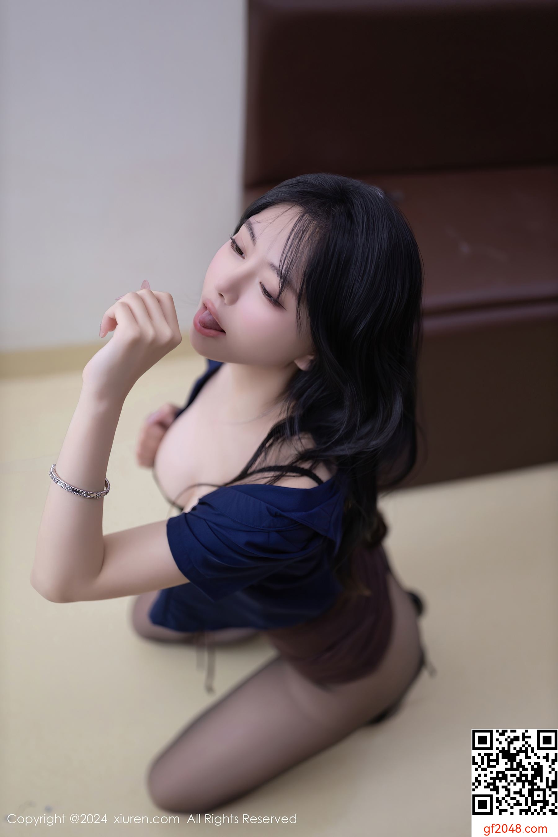 [XiuRen秀人网] No.8167 幼幼 黑丝美腿