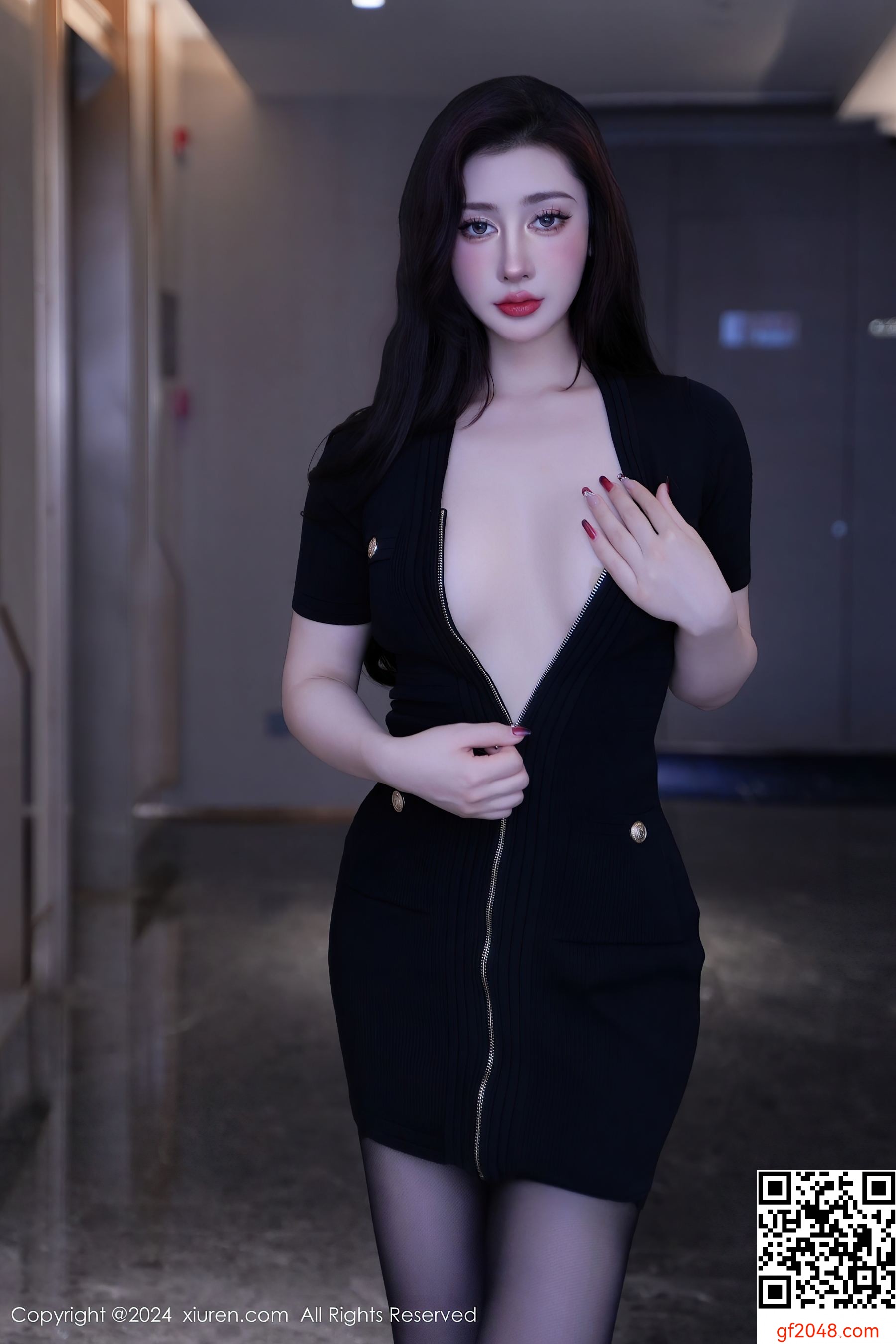 [XiuRen秀人网] No.8170 蕾蕾醒了没 黑丝性感