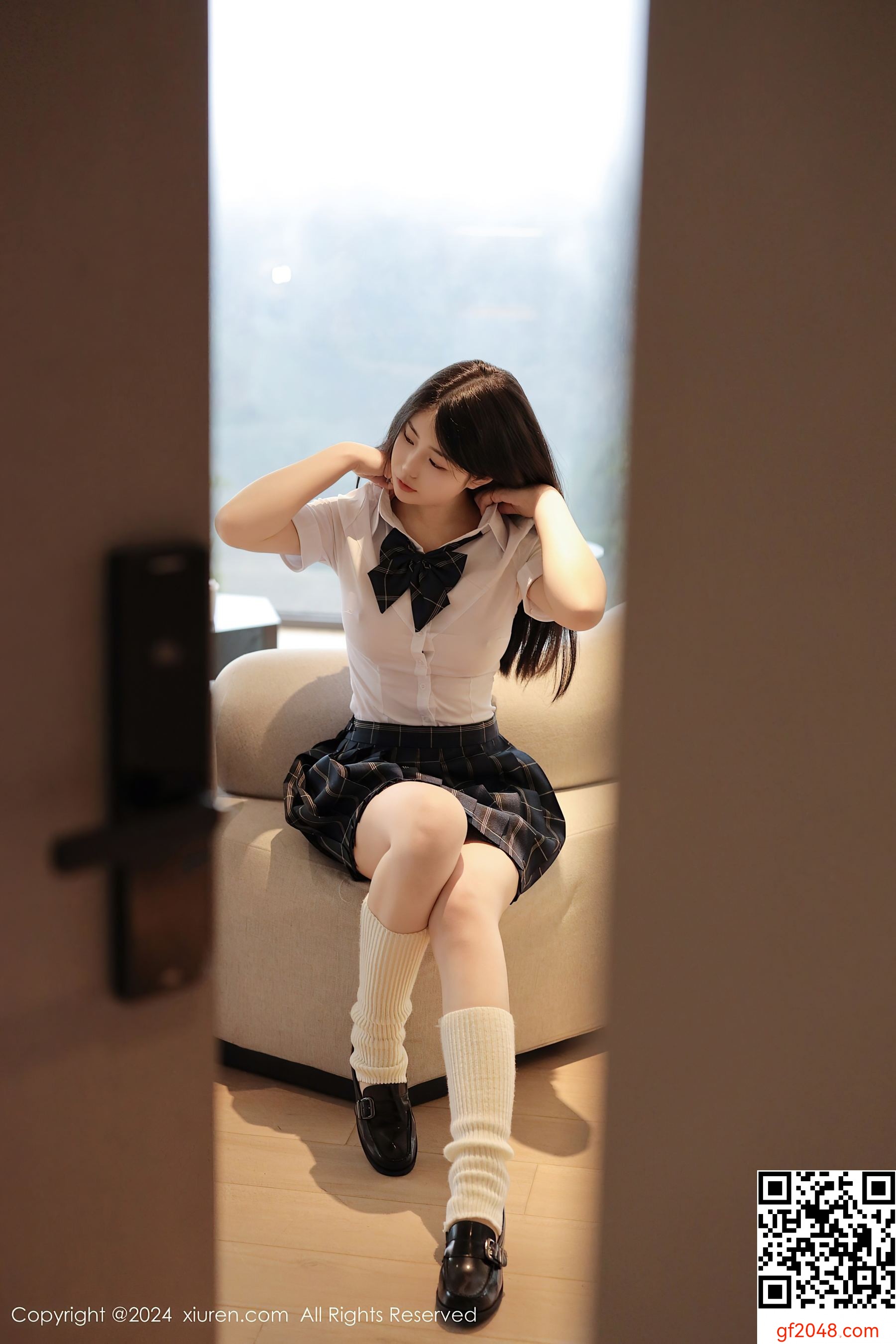 [XiuRen秀人网] No.8173 陈小花 丝袜美腿