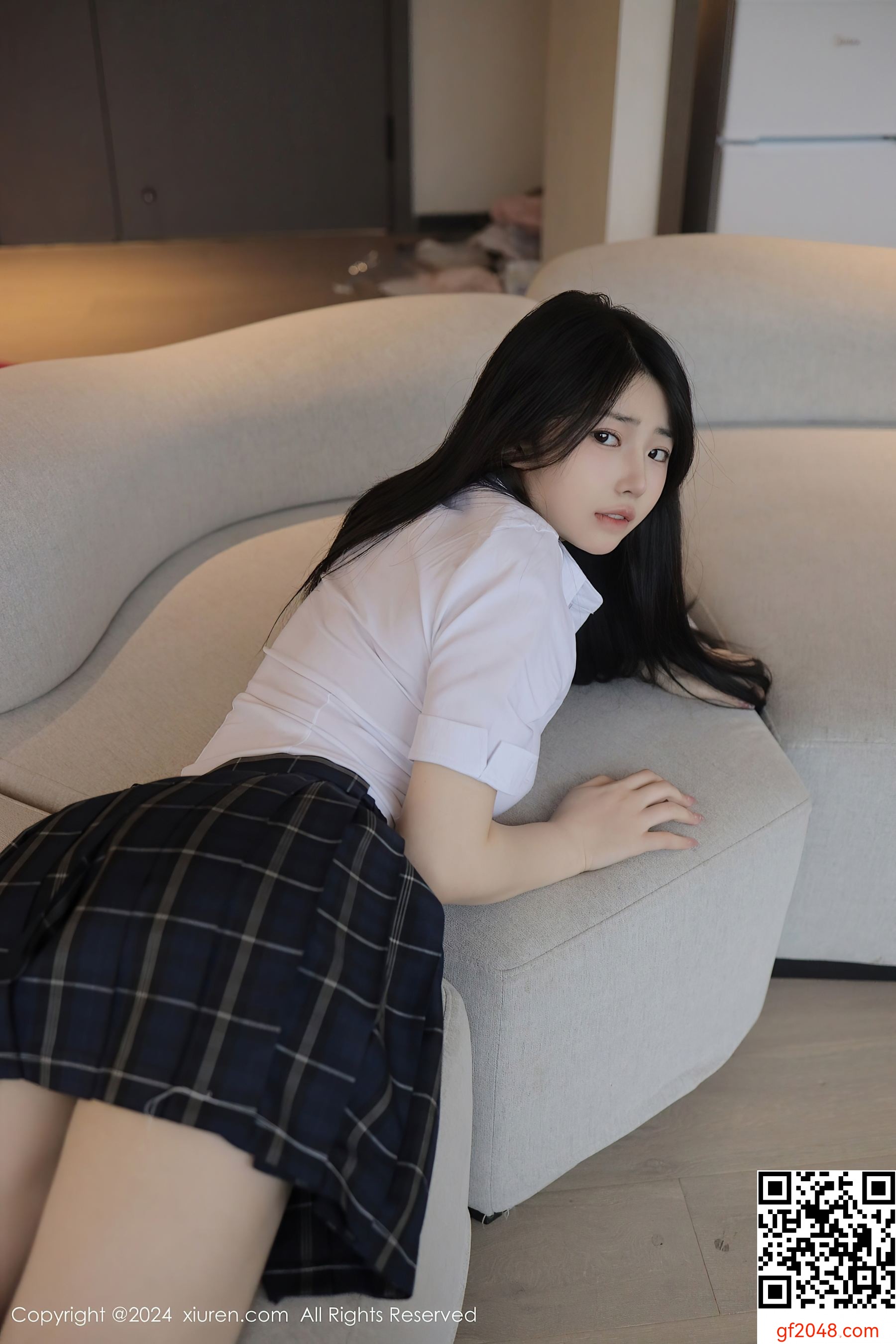 [XiuRen秀人网] No.8173 陈小花 丝袜美腿