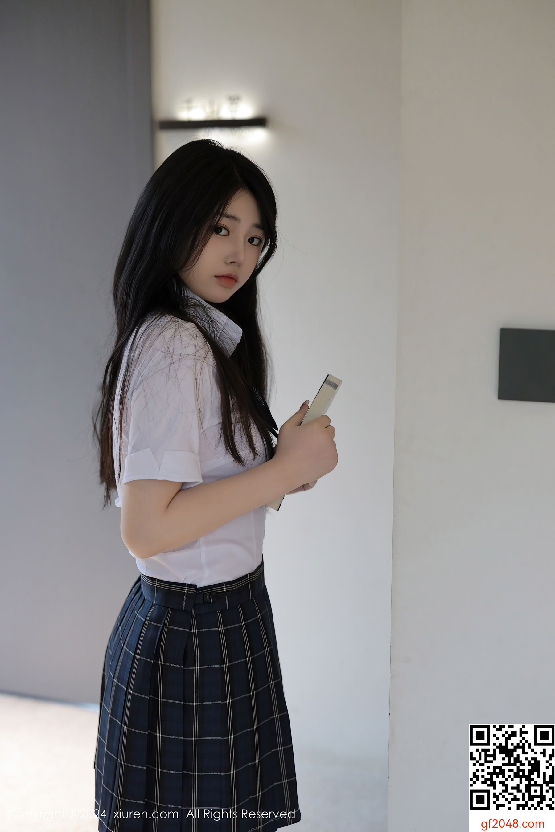 [XiuRen秀人网] No.8173 陈小花 丝袜美腿