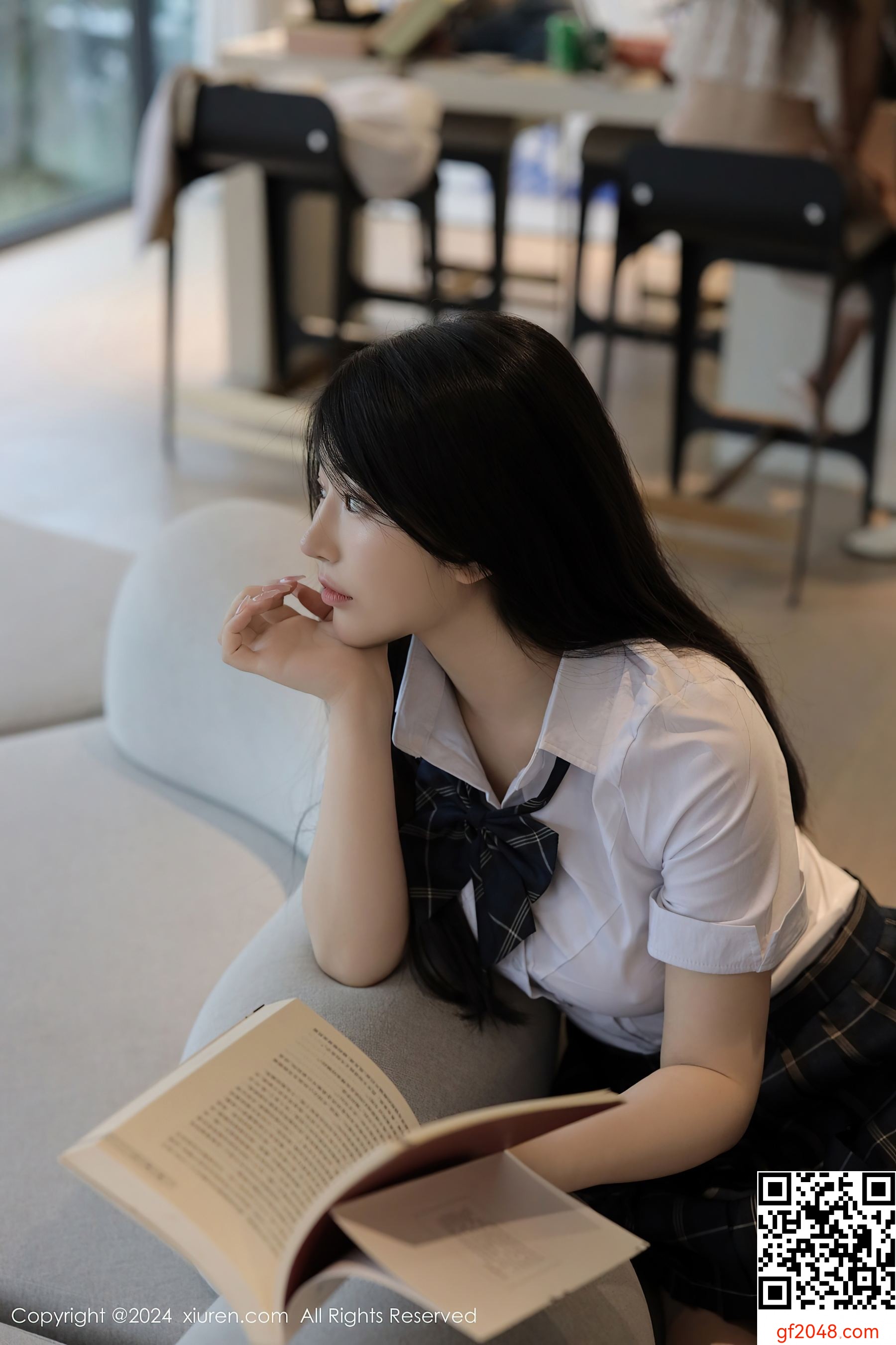 [XiuRen秀人网] No.8173 陈小花 丝袜美腿