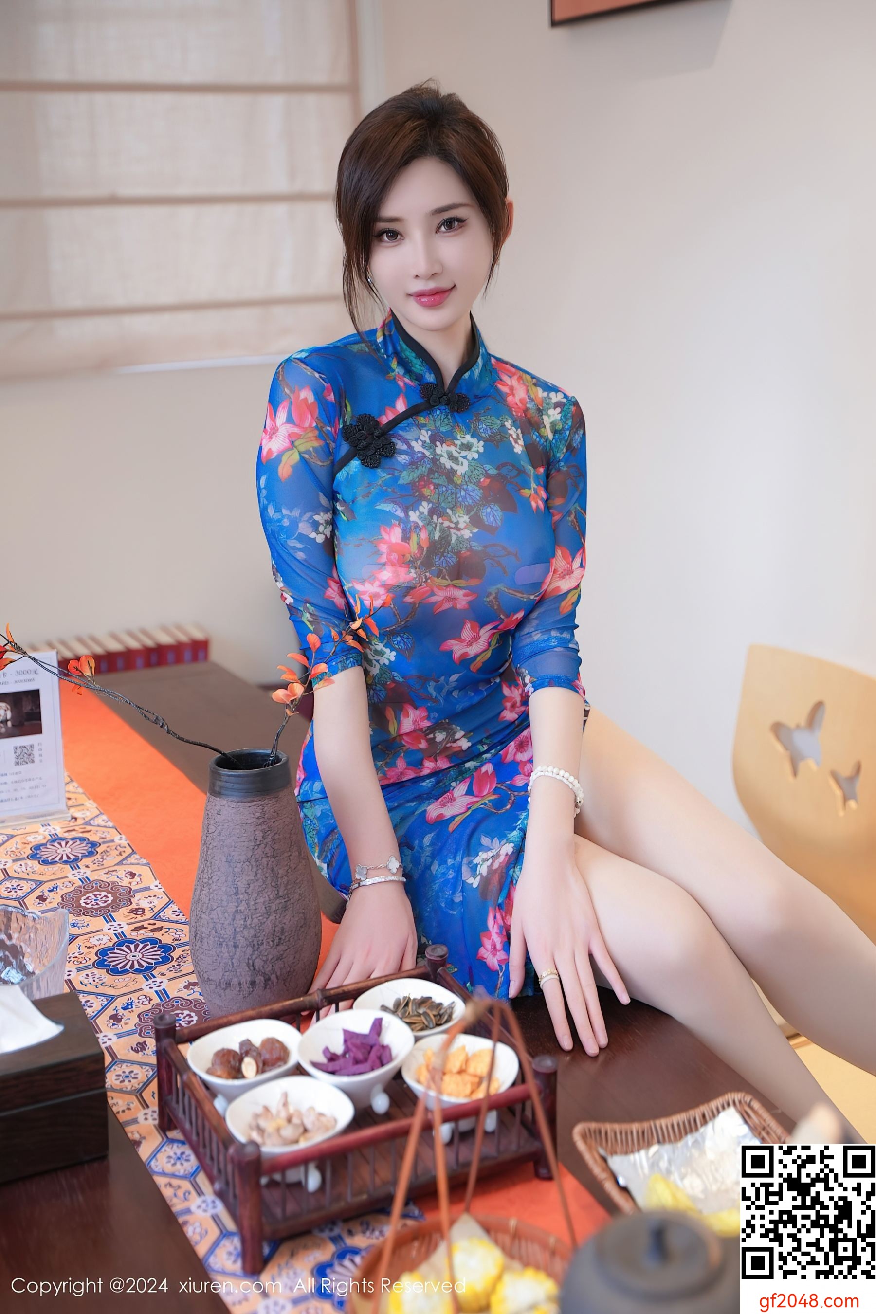 [XiuRen秀人网] No.8127 Carol周妍希X 丝袜美腿