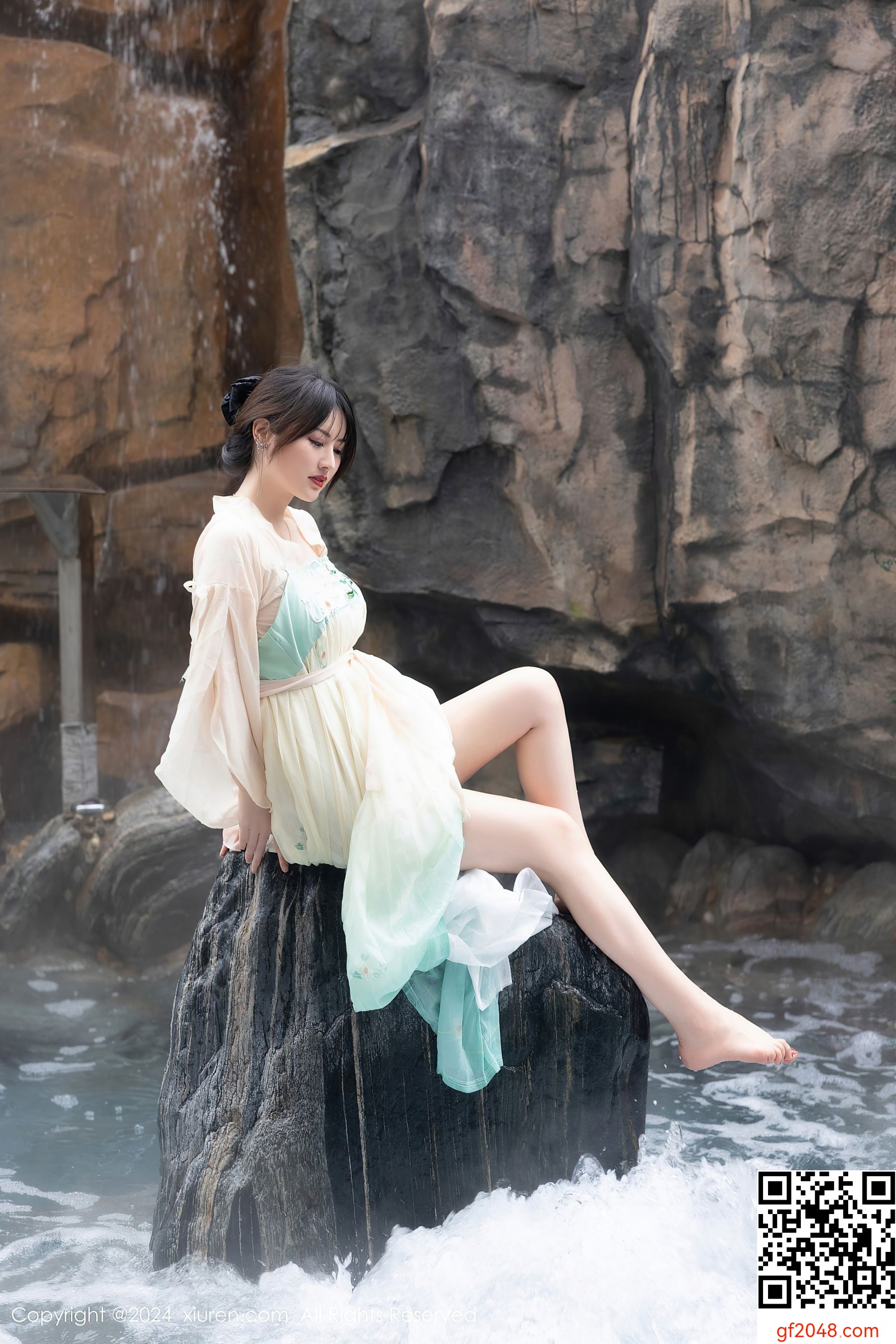[XiuRen秀人网] No.8128 诗诗kiki 性感美臀