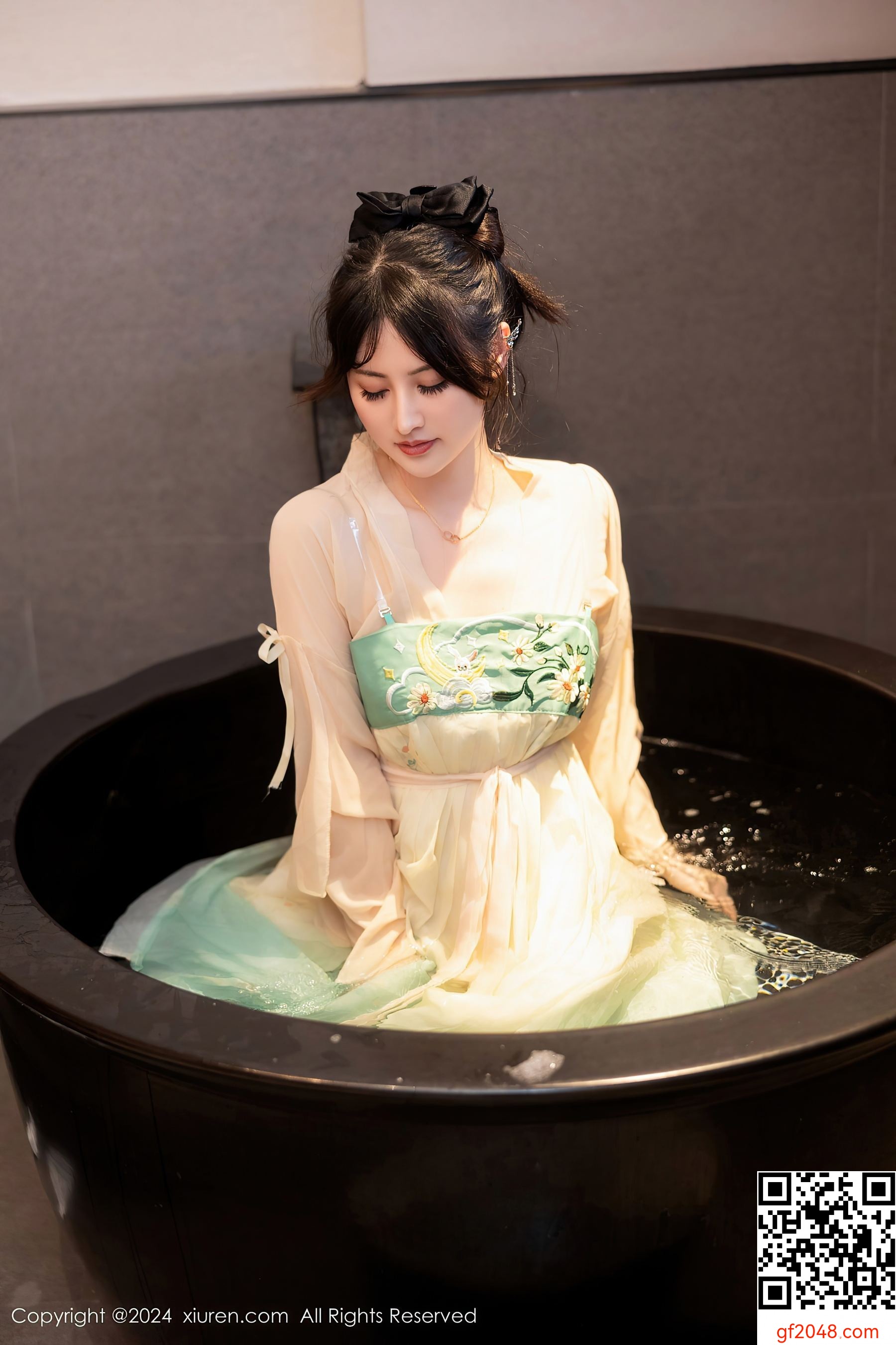 [XiuRen秀人网] No.8128 诗诗kiki 性感美臀