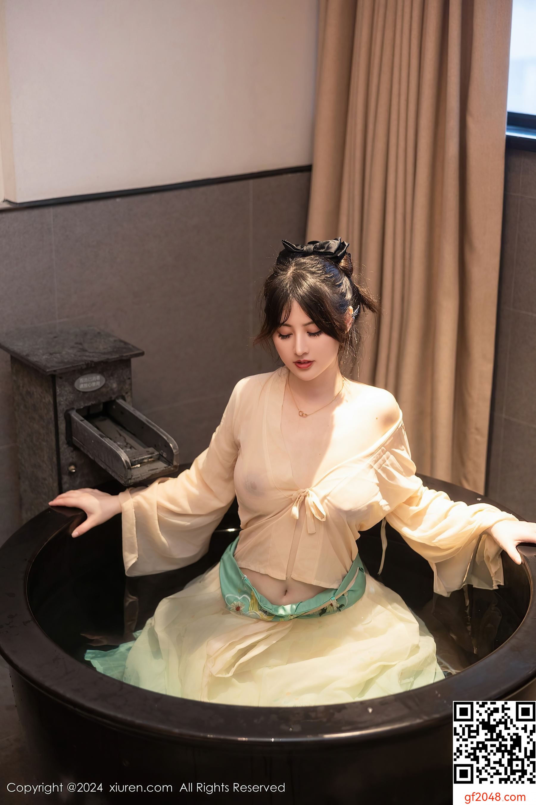 [XiuRen秀人网] No.8128 诗诗kiki 性感美臀